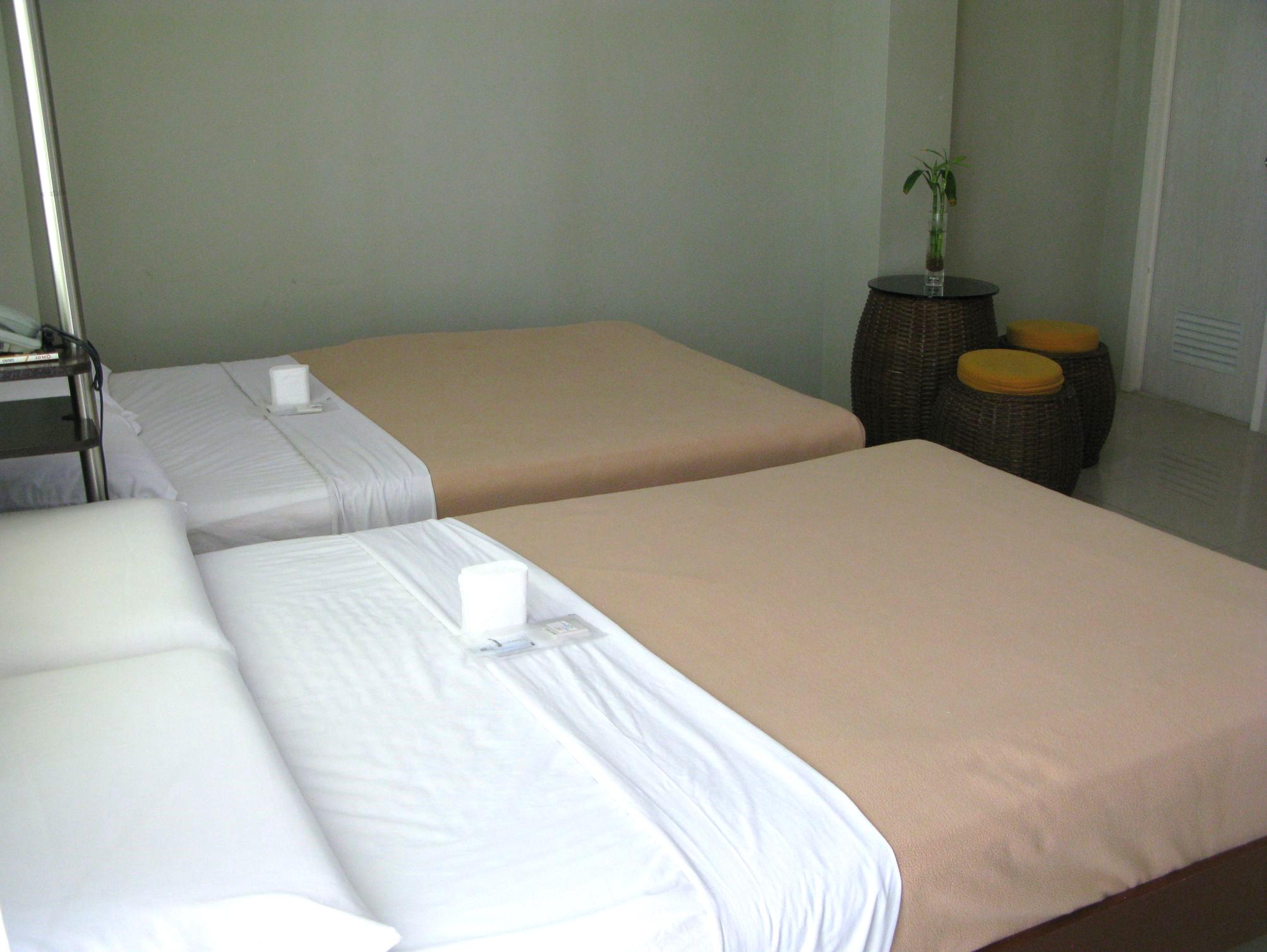 Jade Dragon's Suites