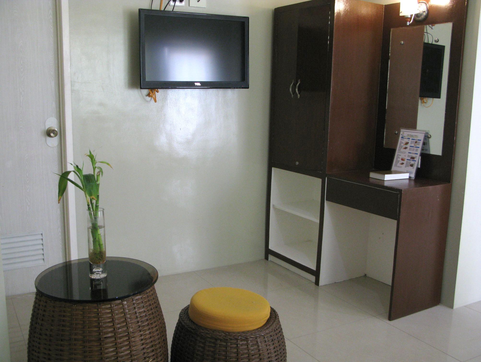 Jade Dragon's Suites