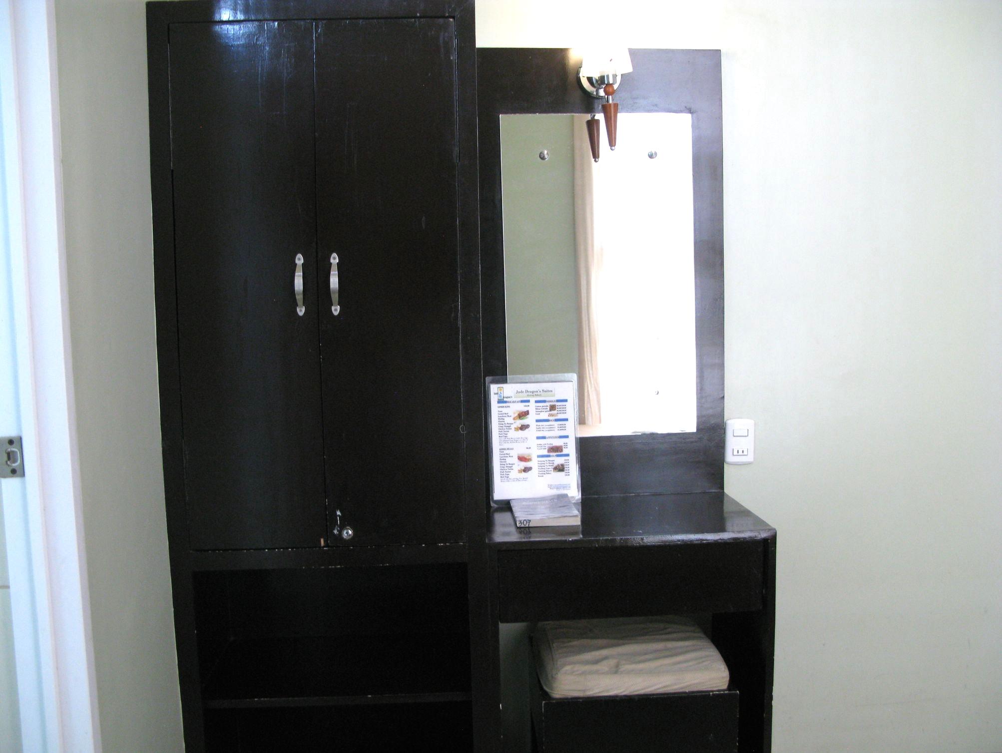 Jade Dragon's Suites