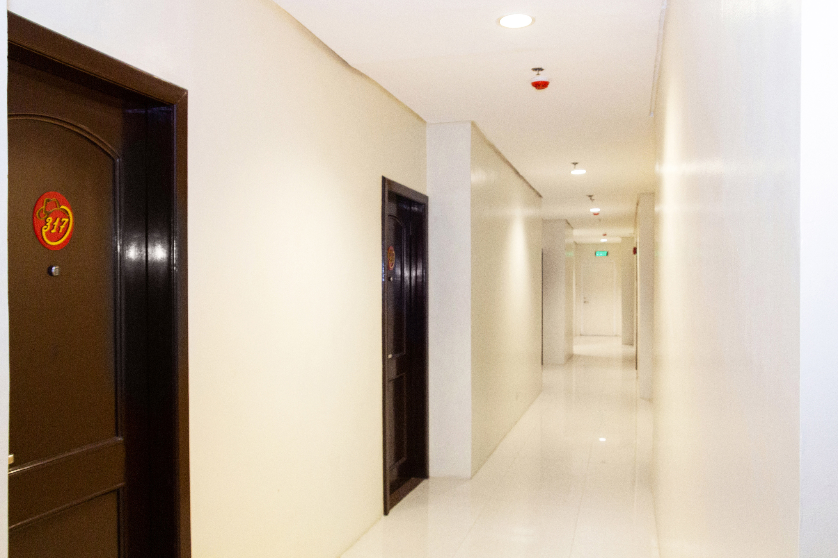 James Country Hotel 2 By OYO Rooms