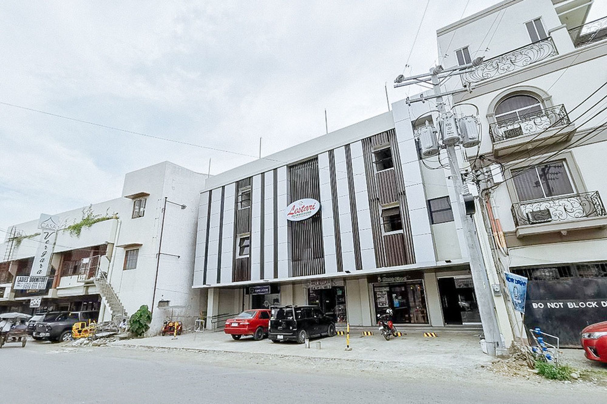 Lestari Hotel And Residence