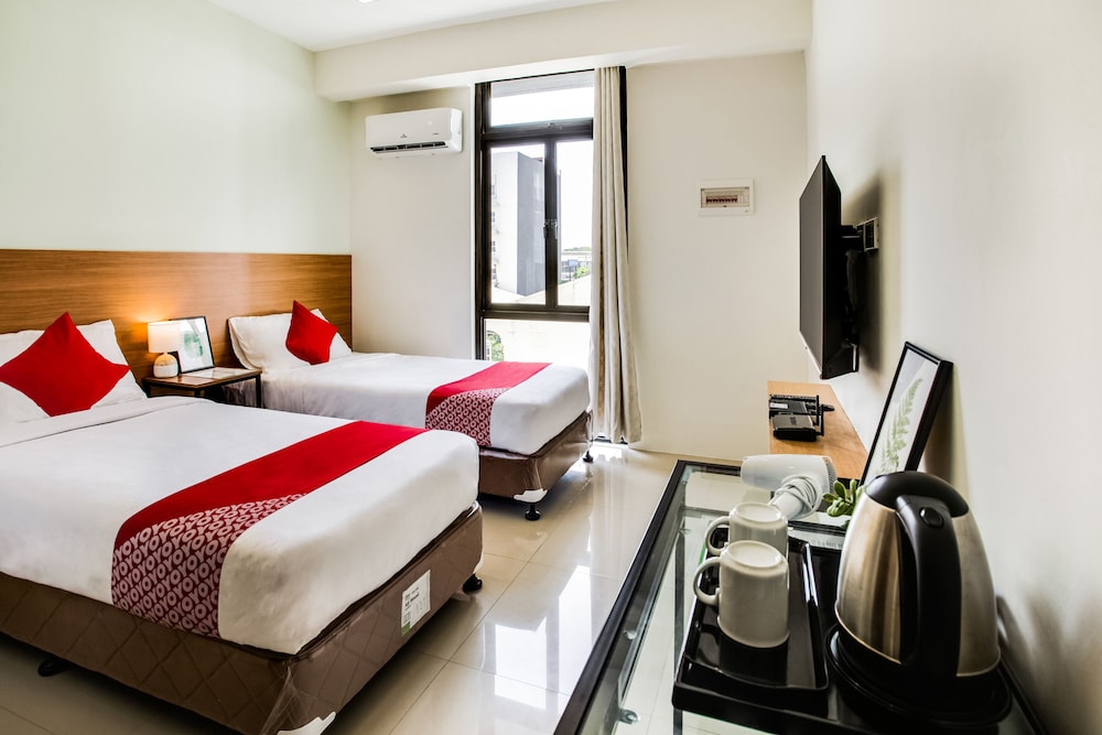 Maple Wave Davao by OYO Rooms