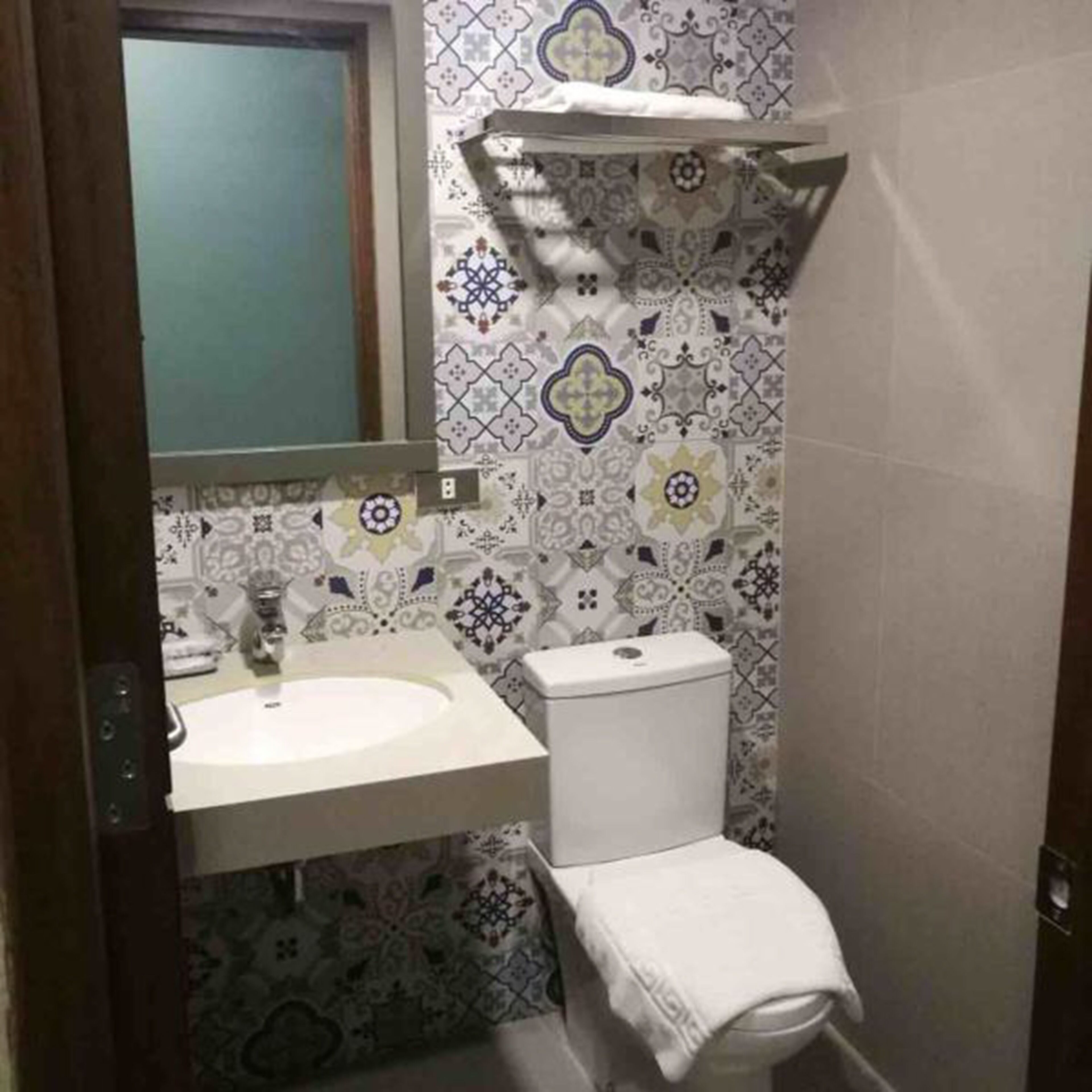 Mikos Suites By Mikos Residences