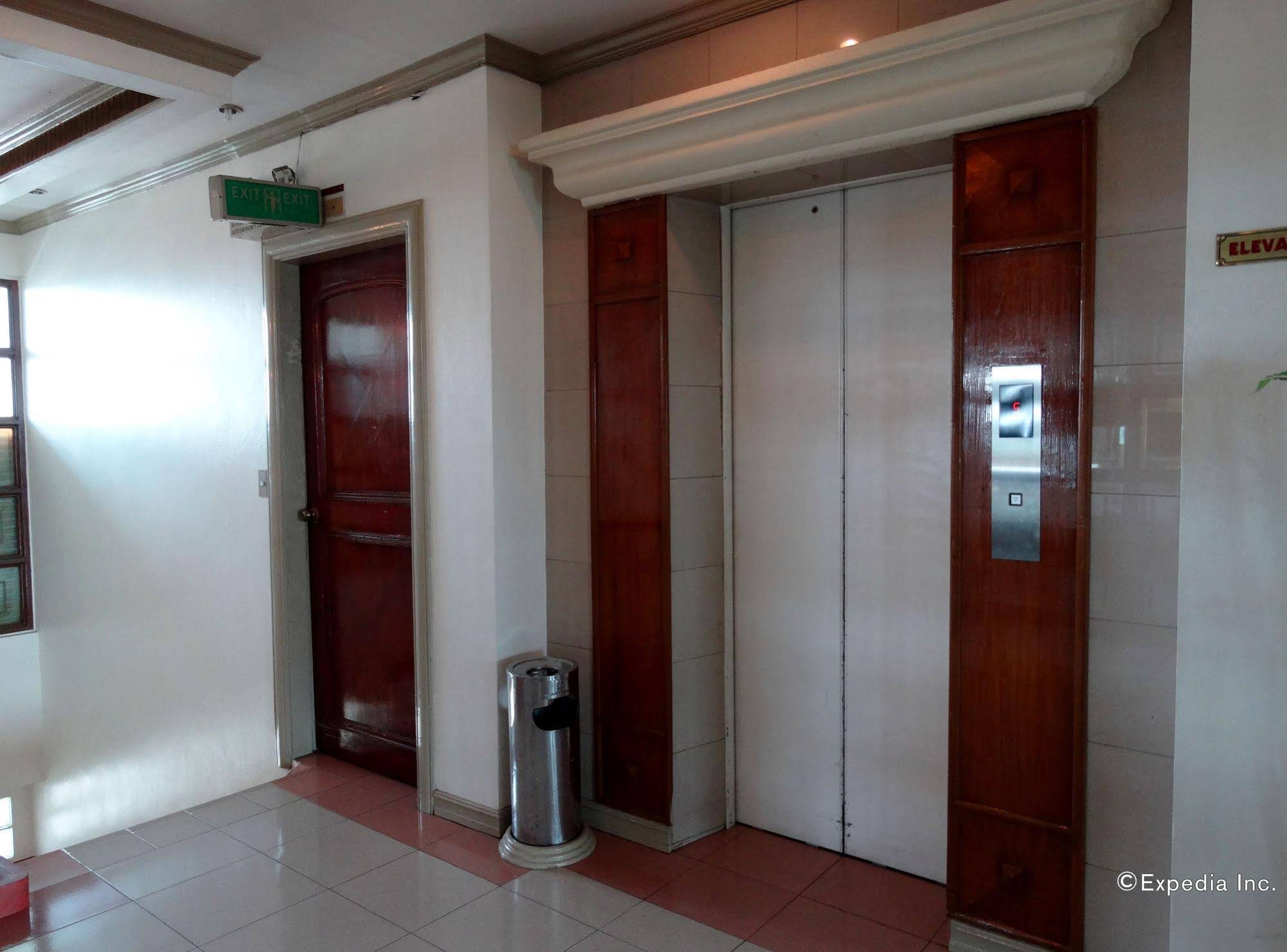 Orange Grove Hotel