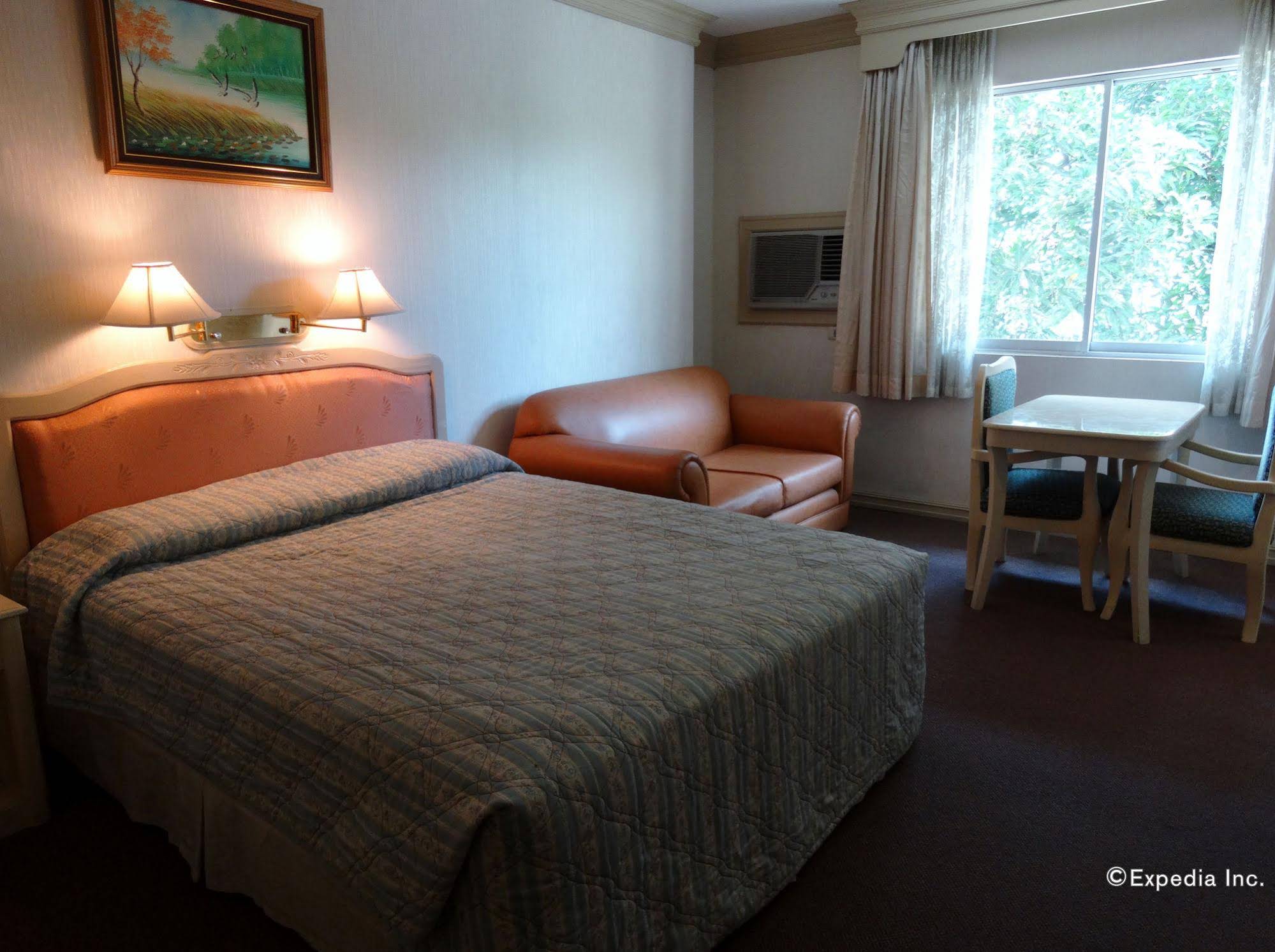 Orange Grove Hotel