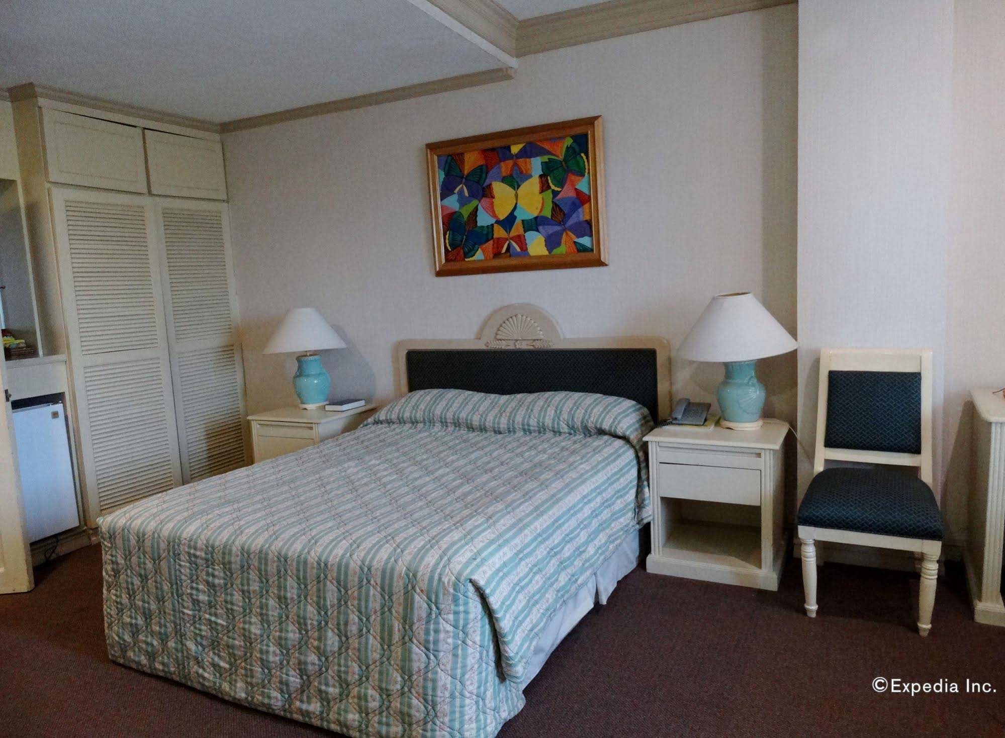 Orange Grove Hotel