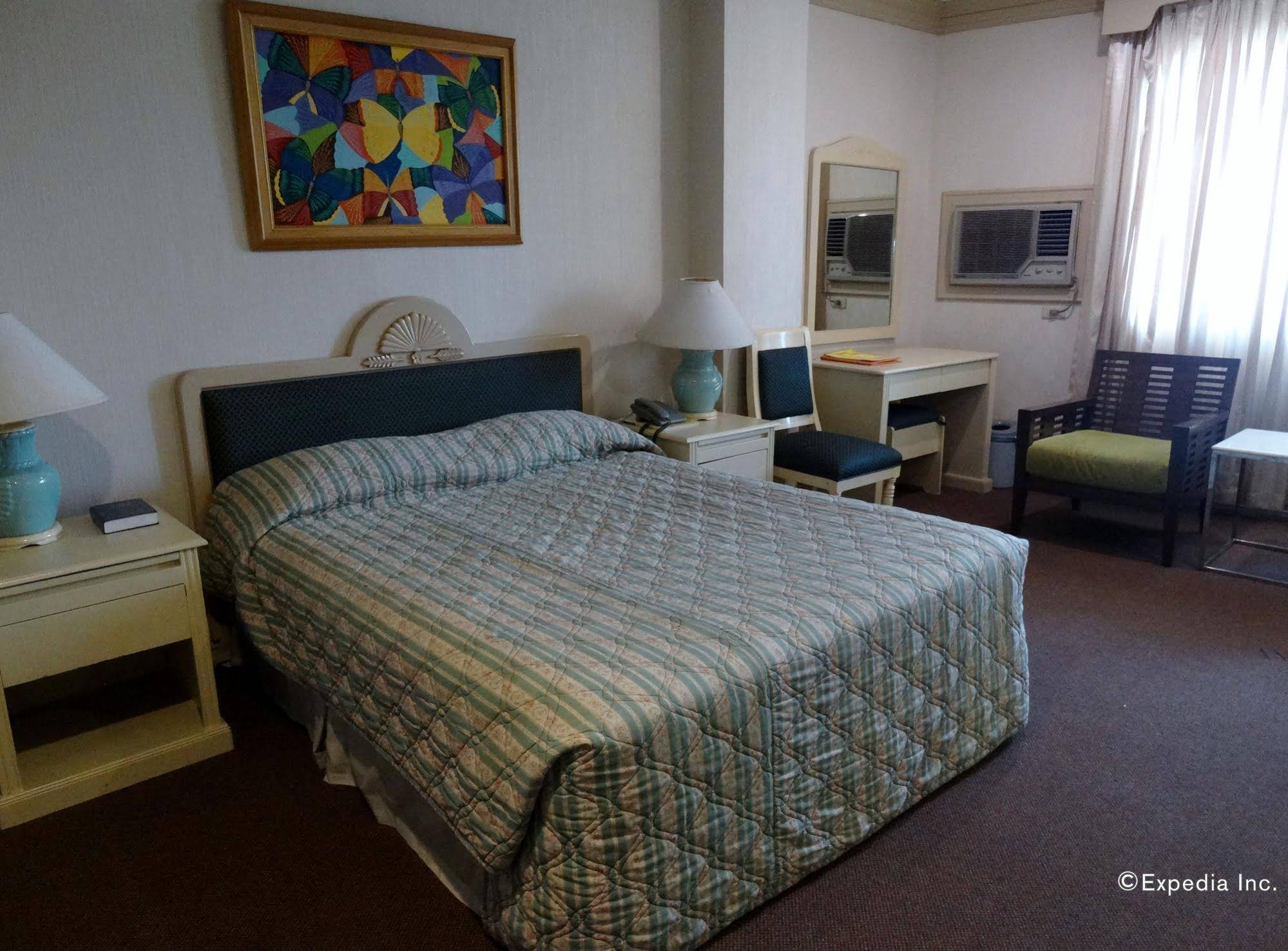 Orange Grove Hotel