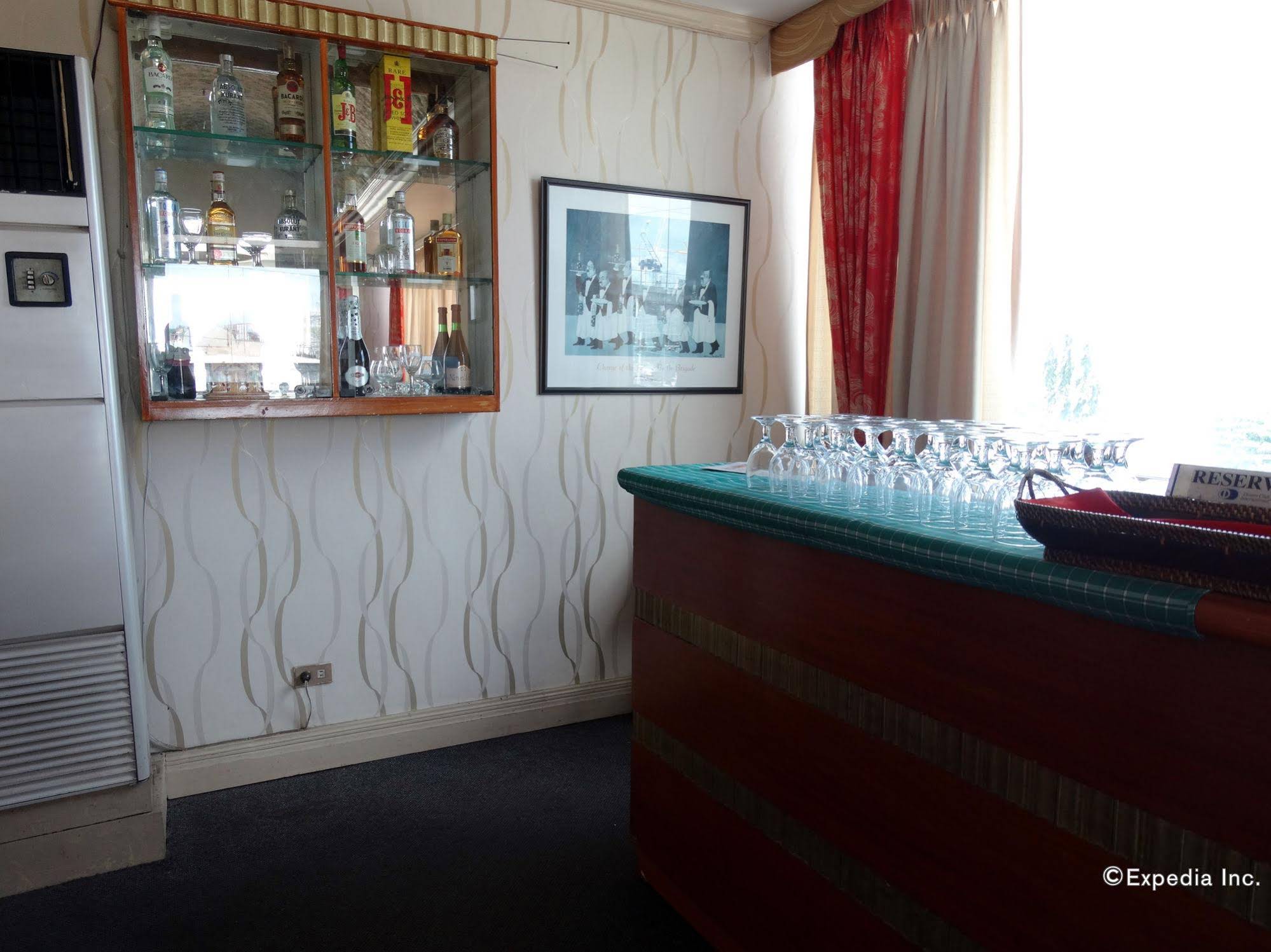 Orange Grove Hotel