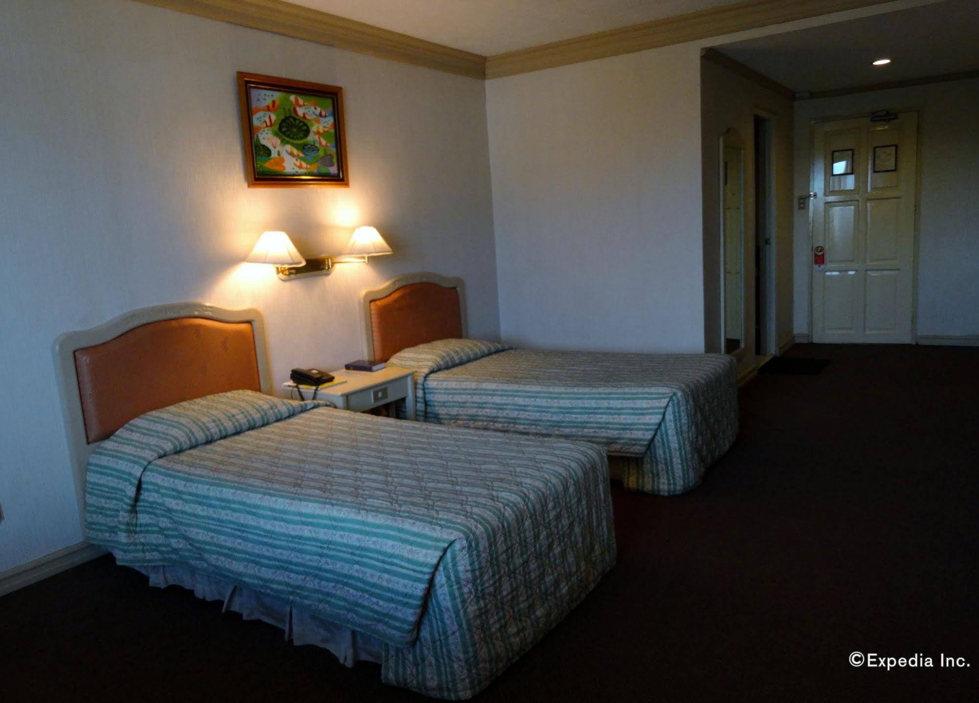 Orange Grove Hotel