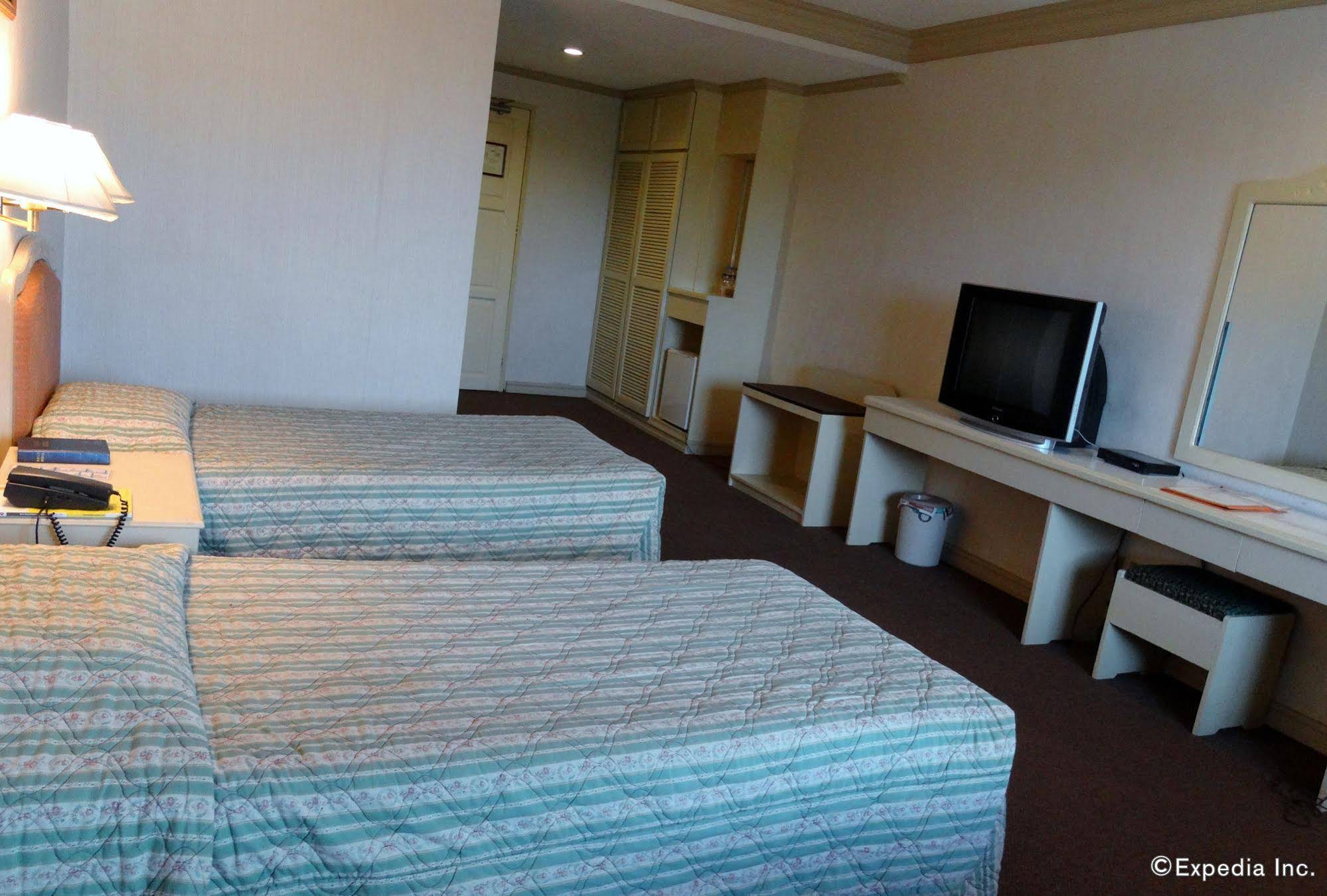 Orange Grove Hotel