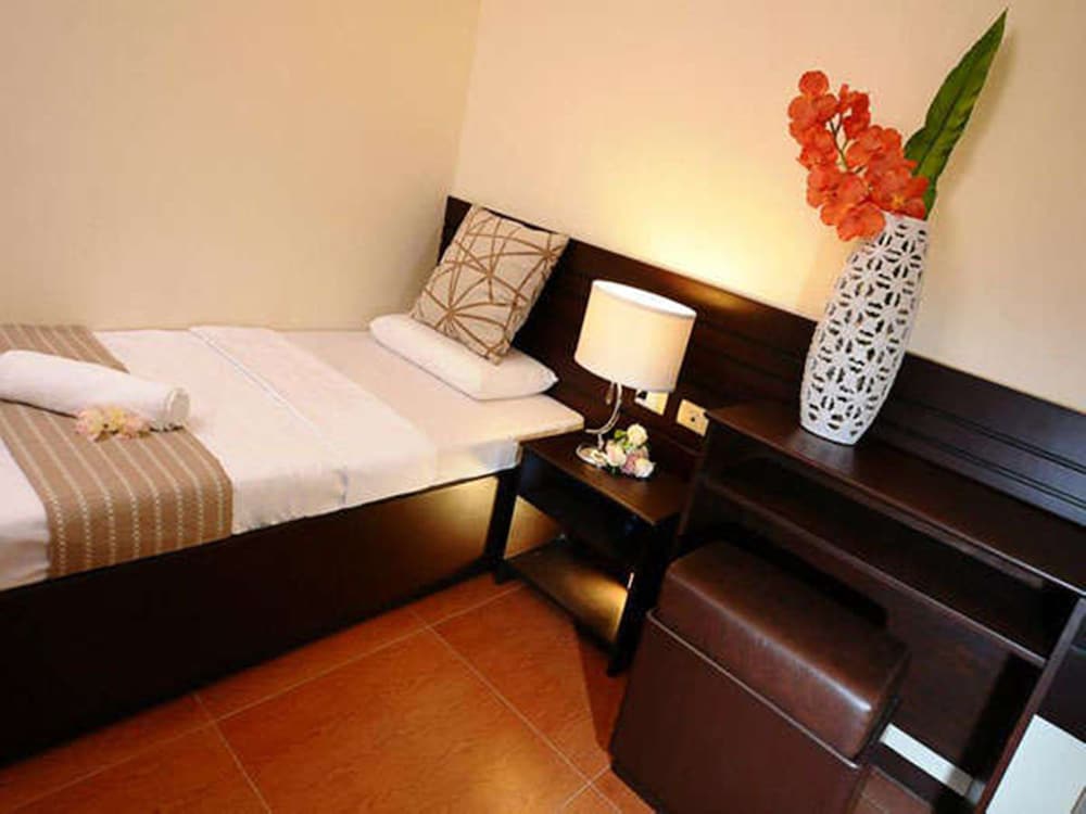 Orchard Hotel