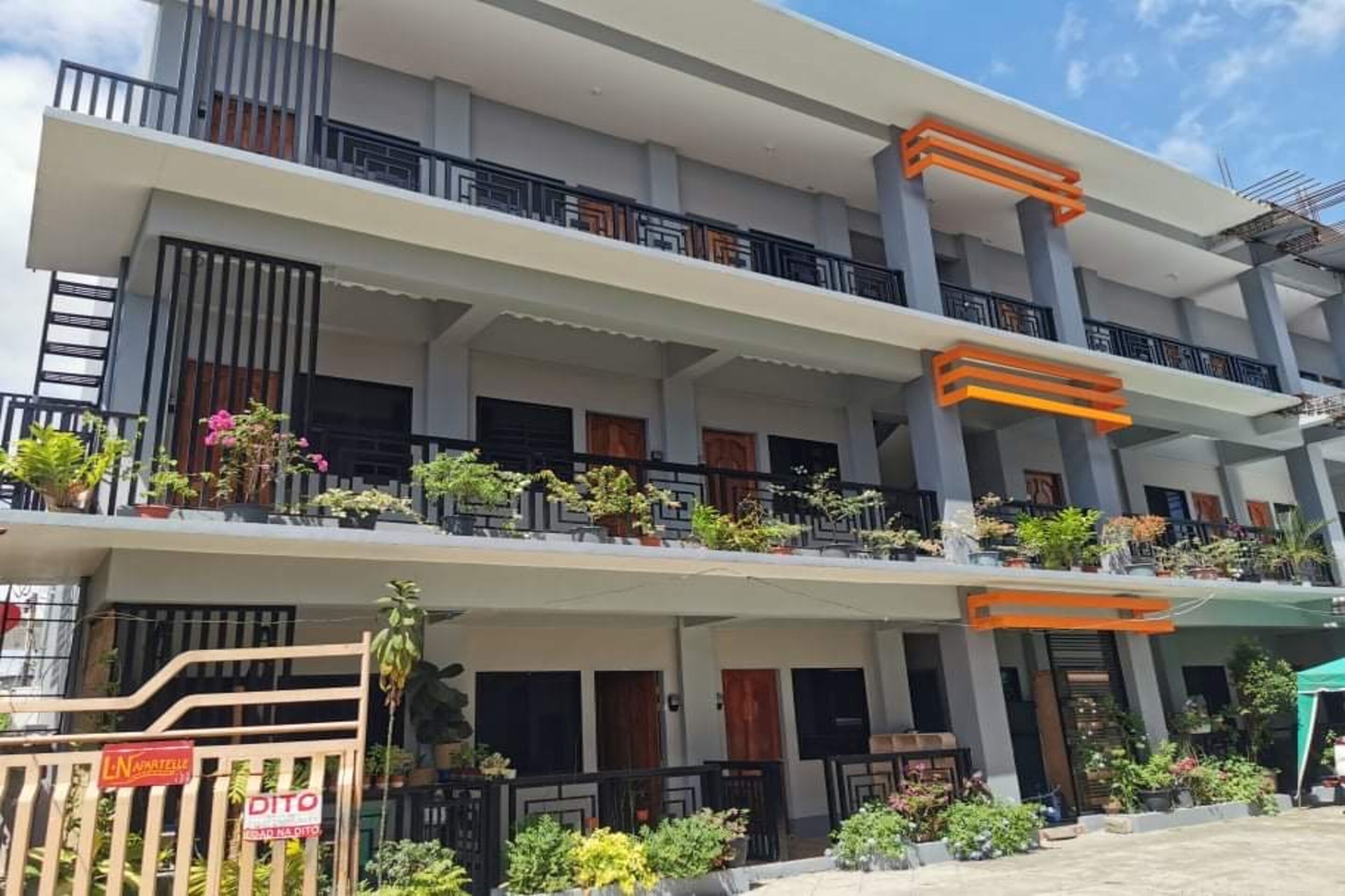 Oyo 833 Ln Apartelle