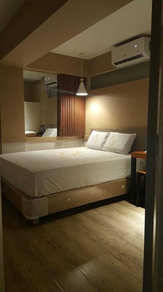 Q8 Hotel