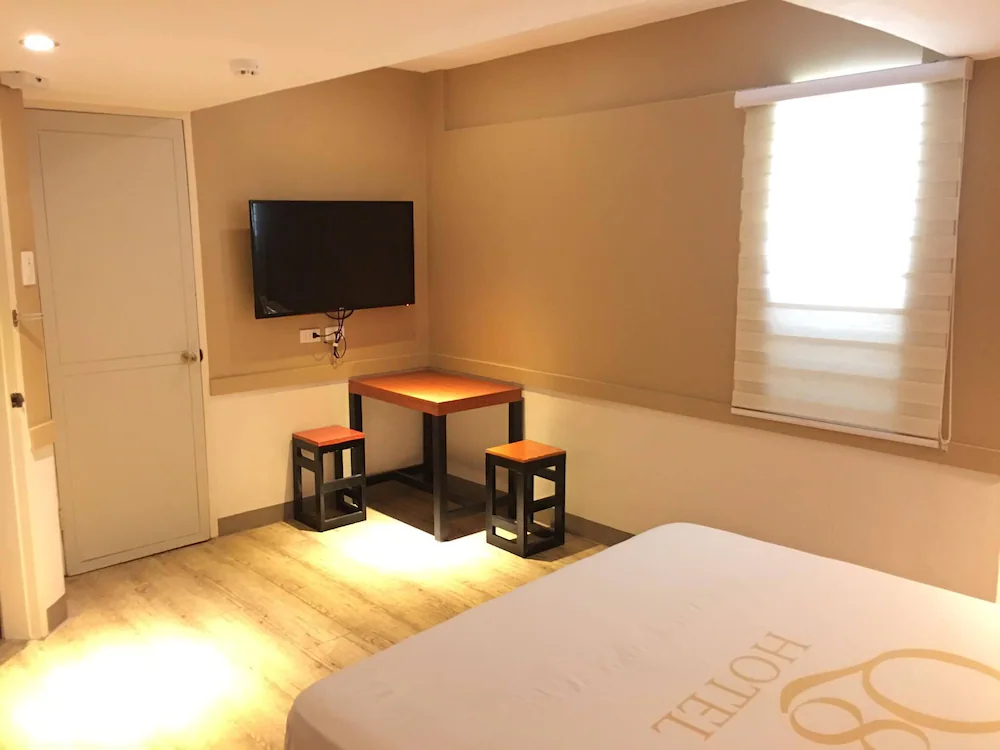 Q8 Hotel