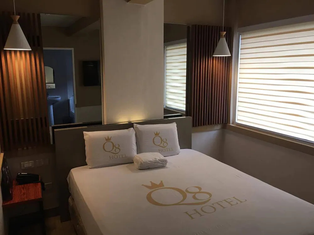 Q8 Hotel