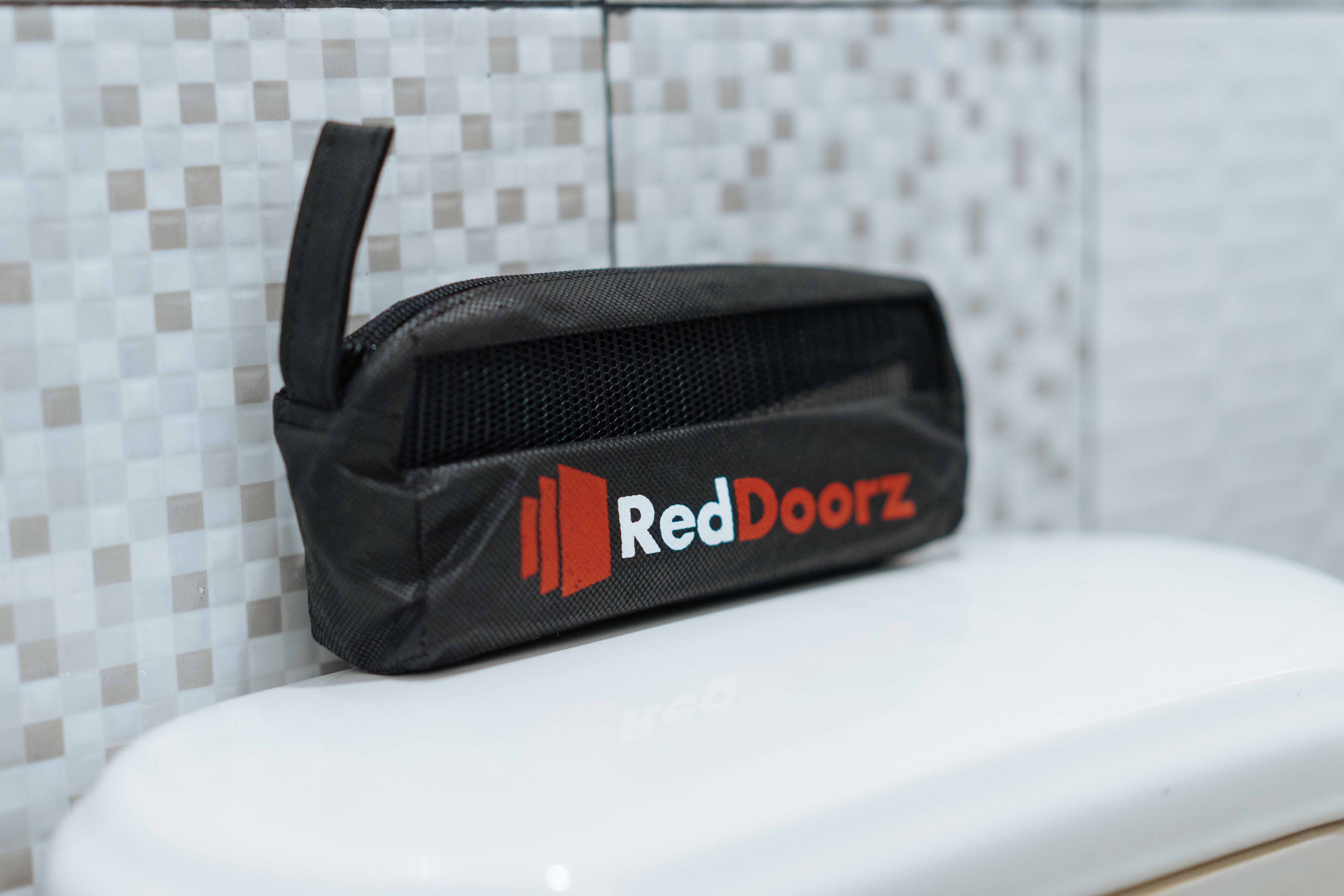 RedDoorz at Traveler's Inn Bajada Davao