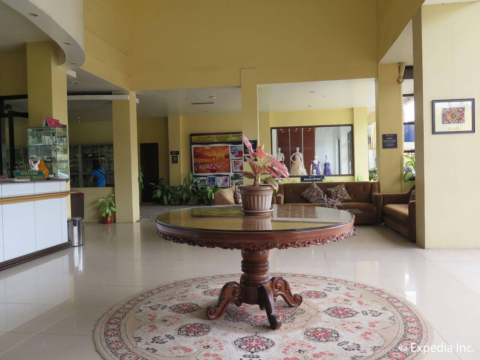 Sunny Point Hotel