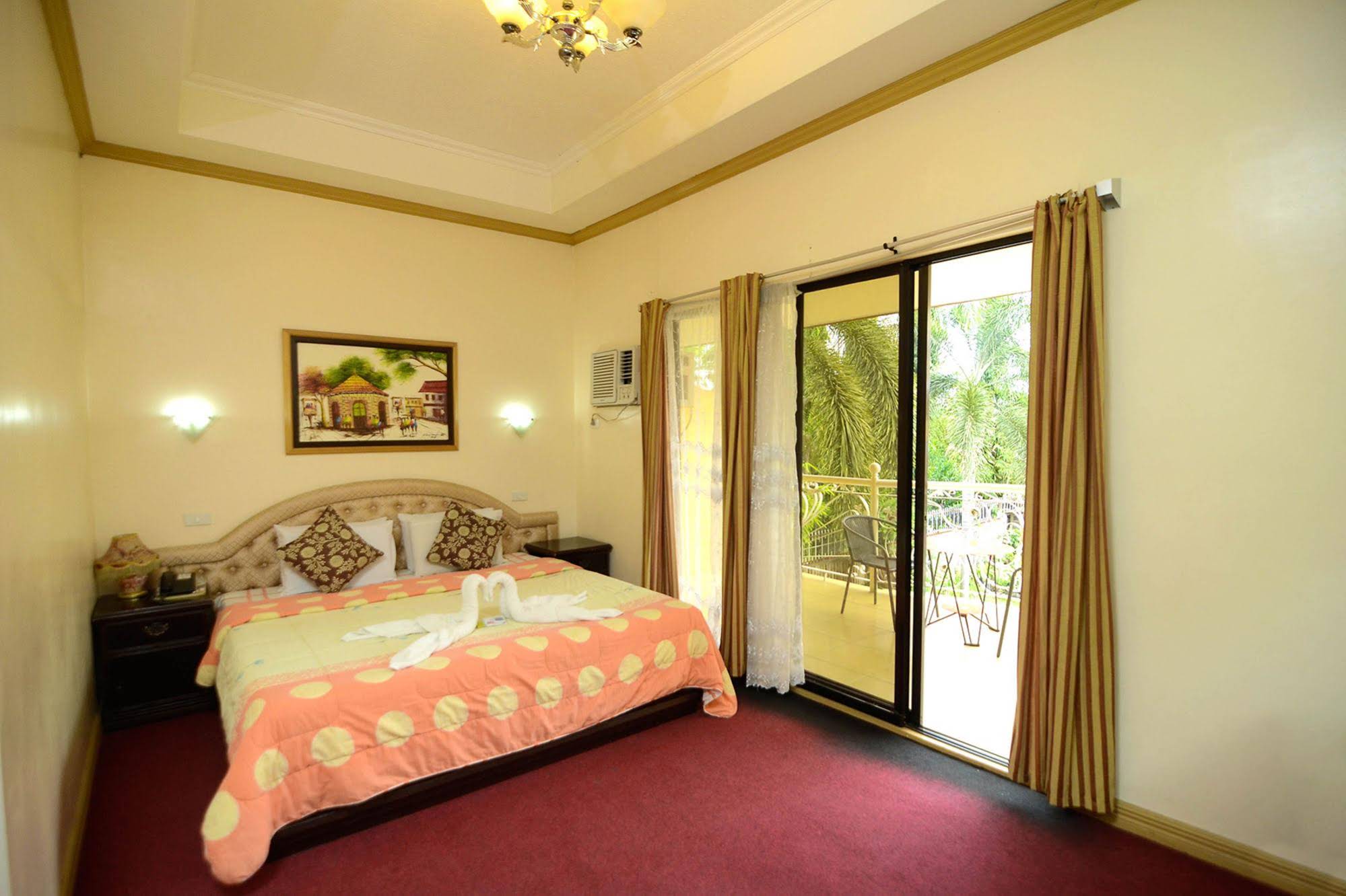 Sunny Point Hotel