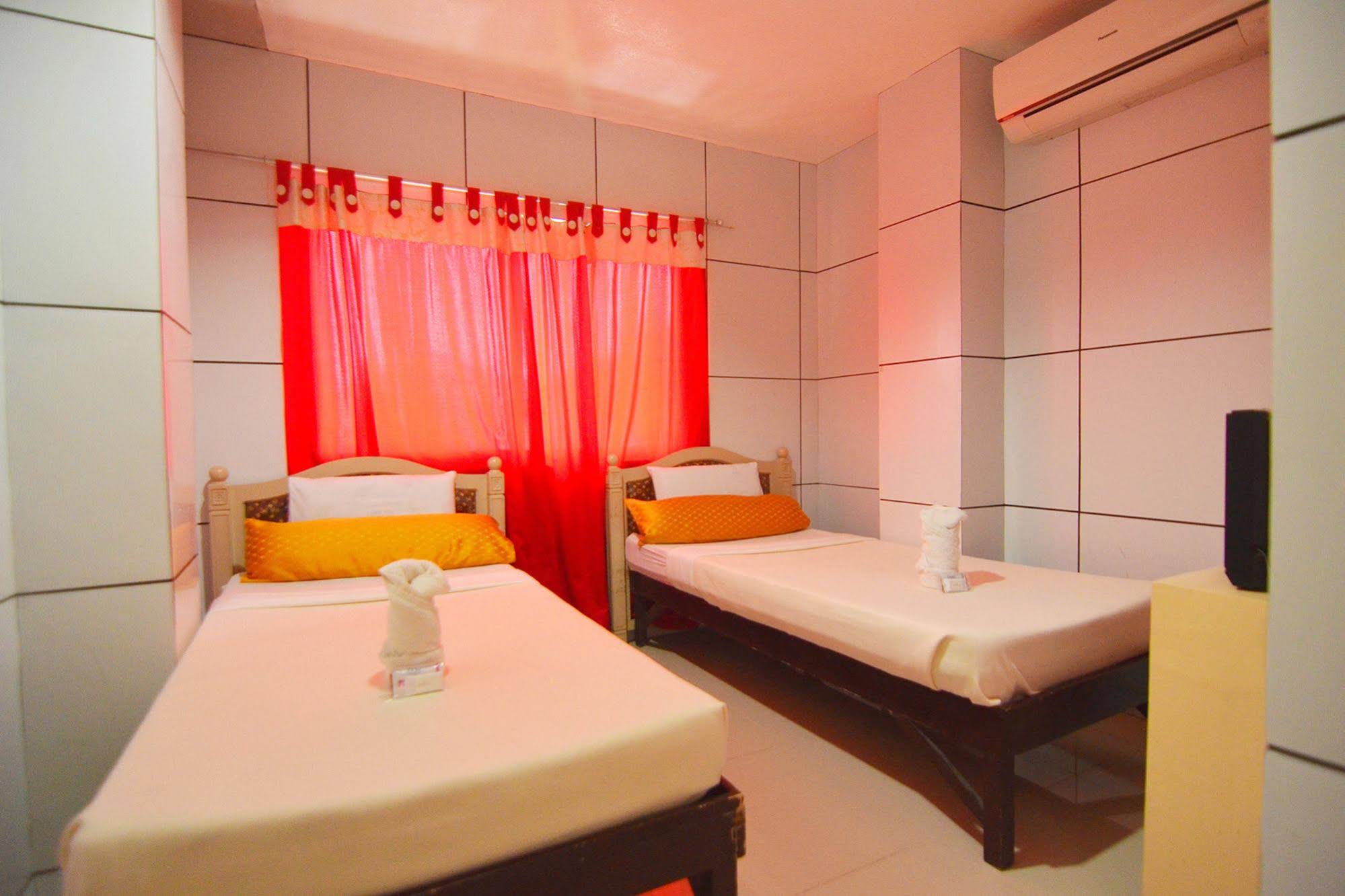 Sunny Point Hotel