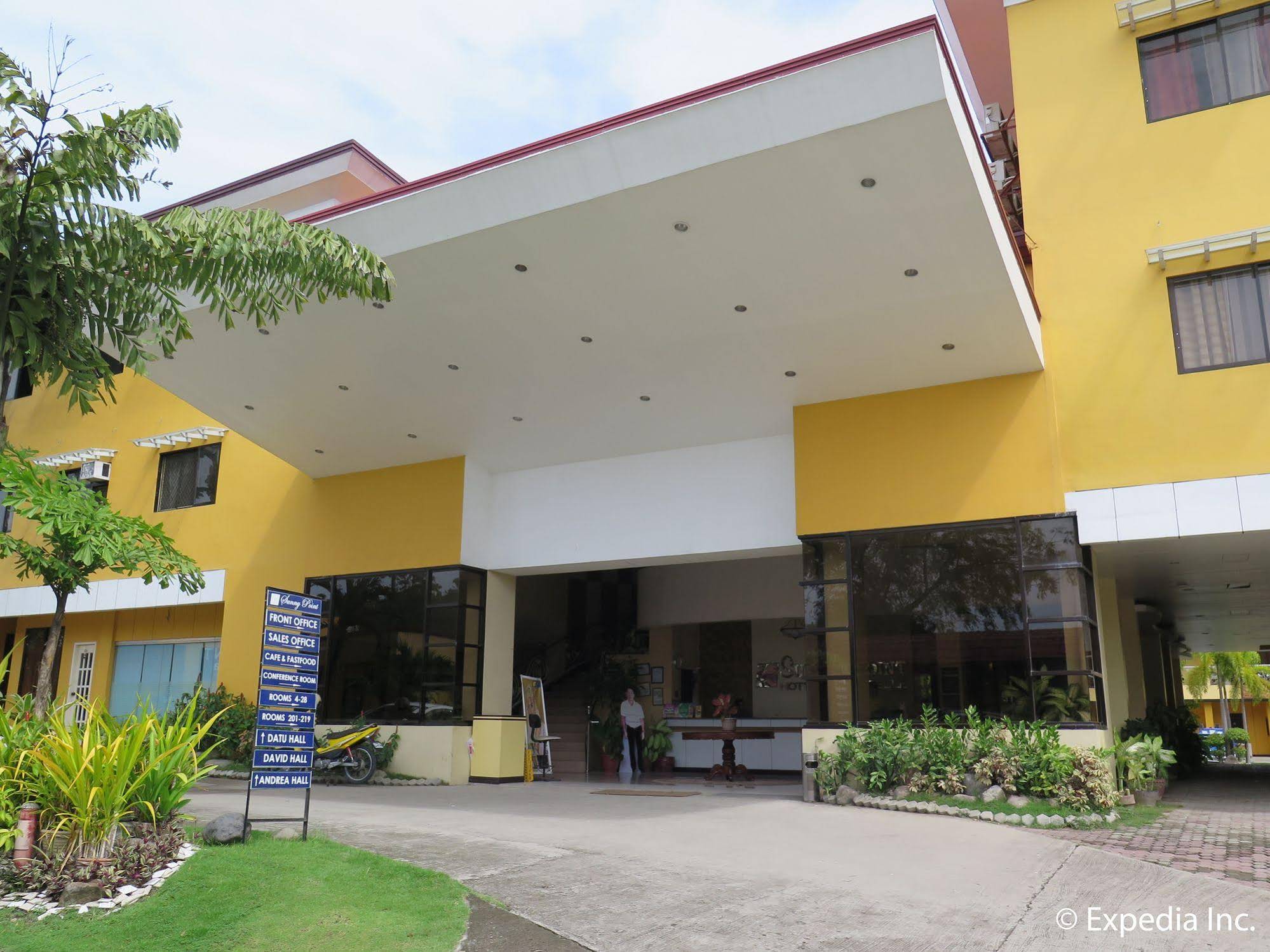 Sunny Point Hotel