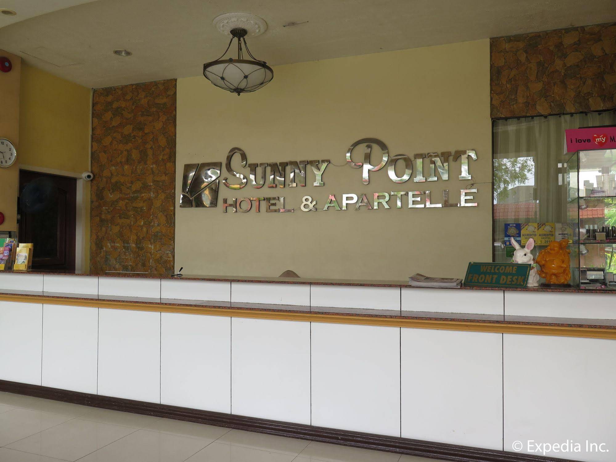 Sunny Point Hotel