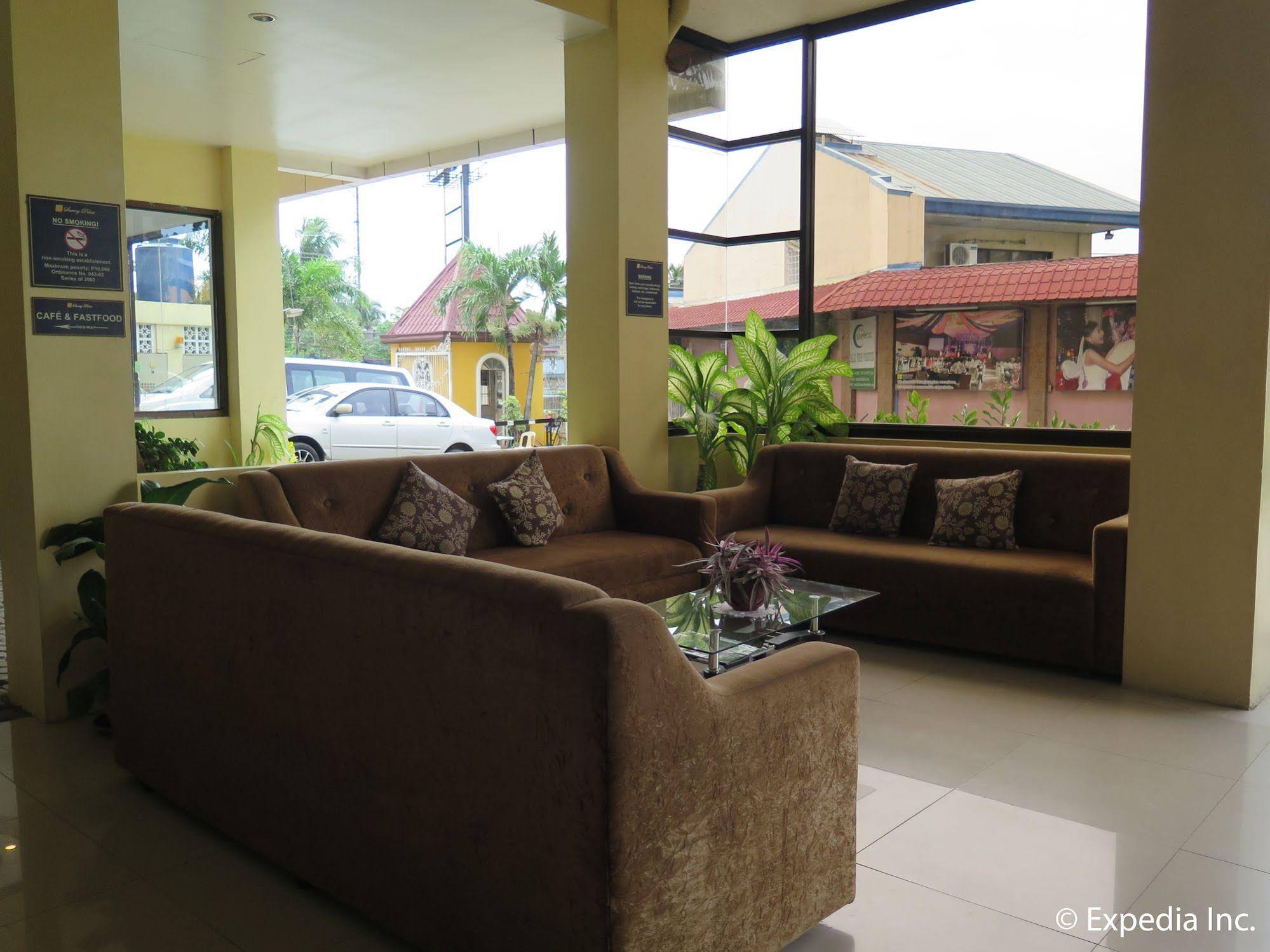 Sunny Point Hotel