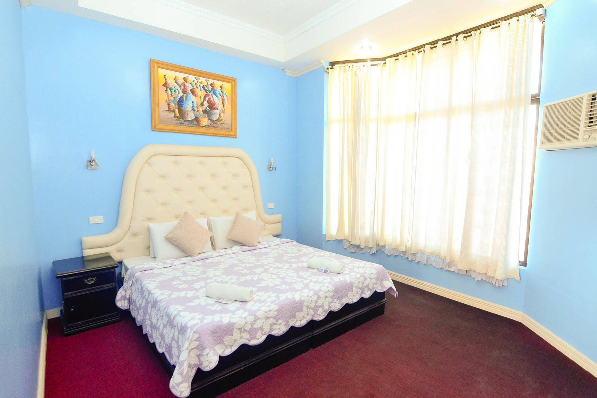 Sunny Point Hotel