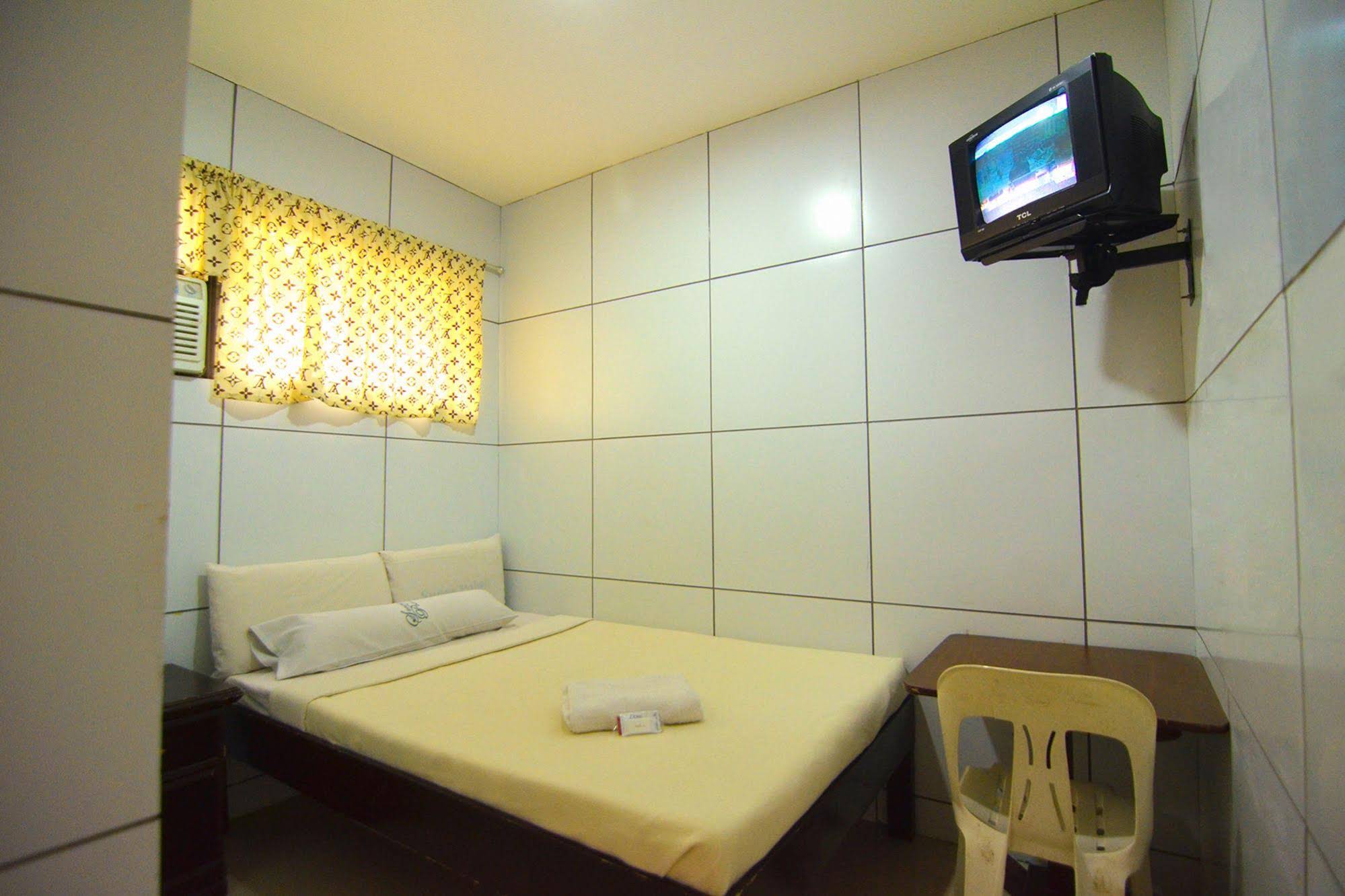 Sunny Point Hotel