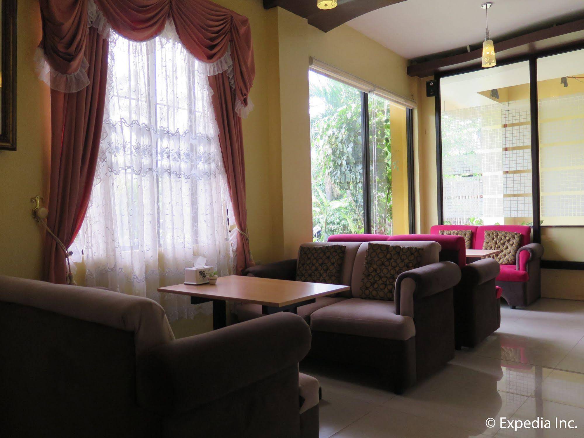 Sunny Point Hotel
