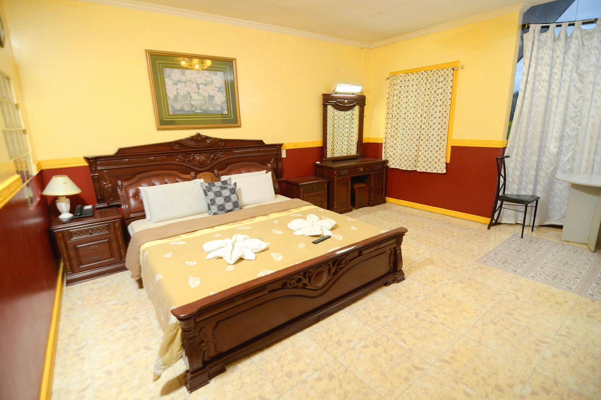 Sunny Point Hotel