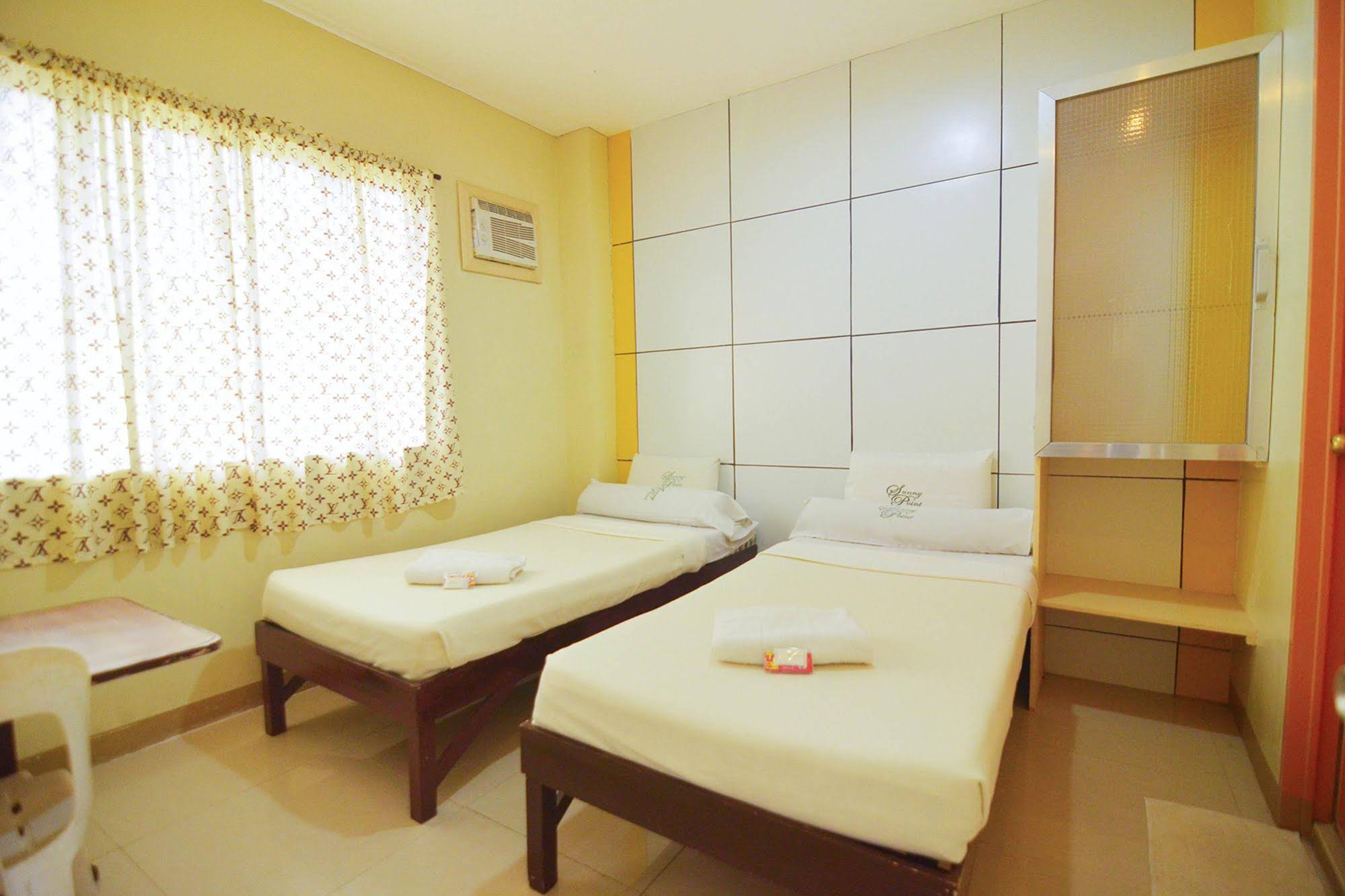 Sunny Point Hotel