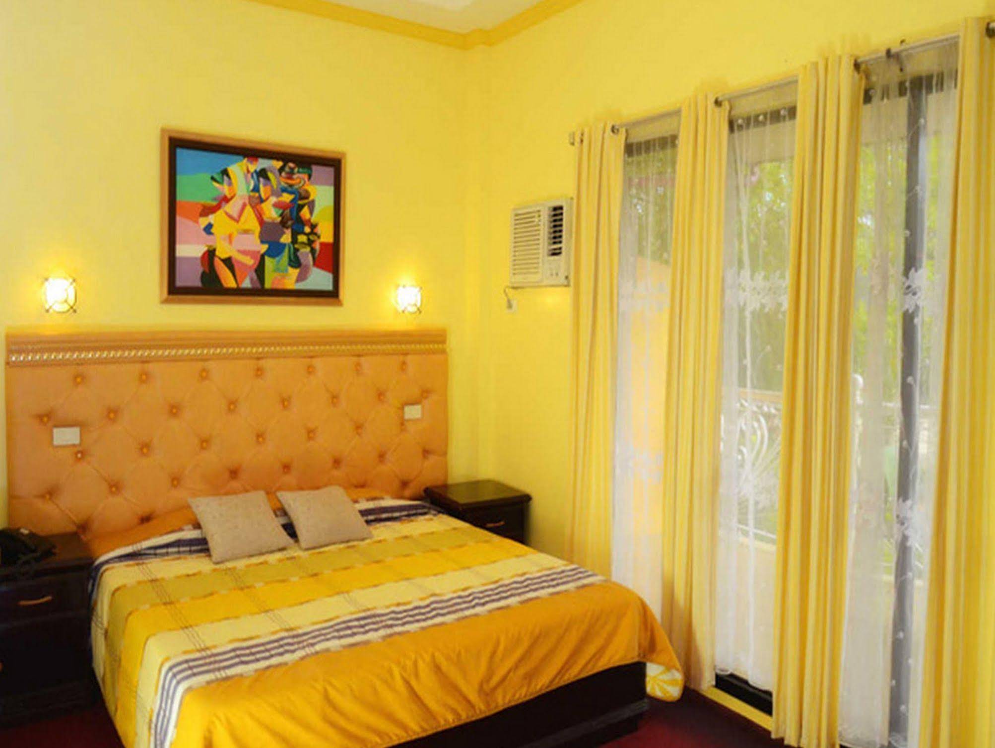 Sunny Point Hotel