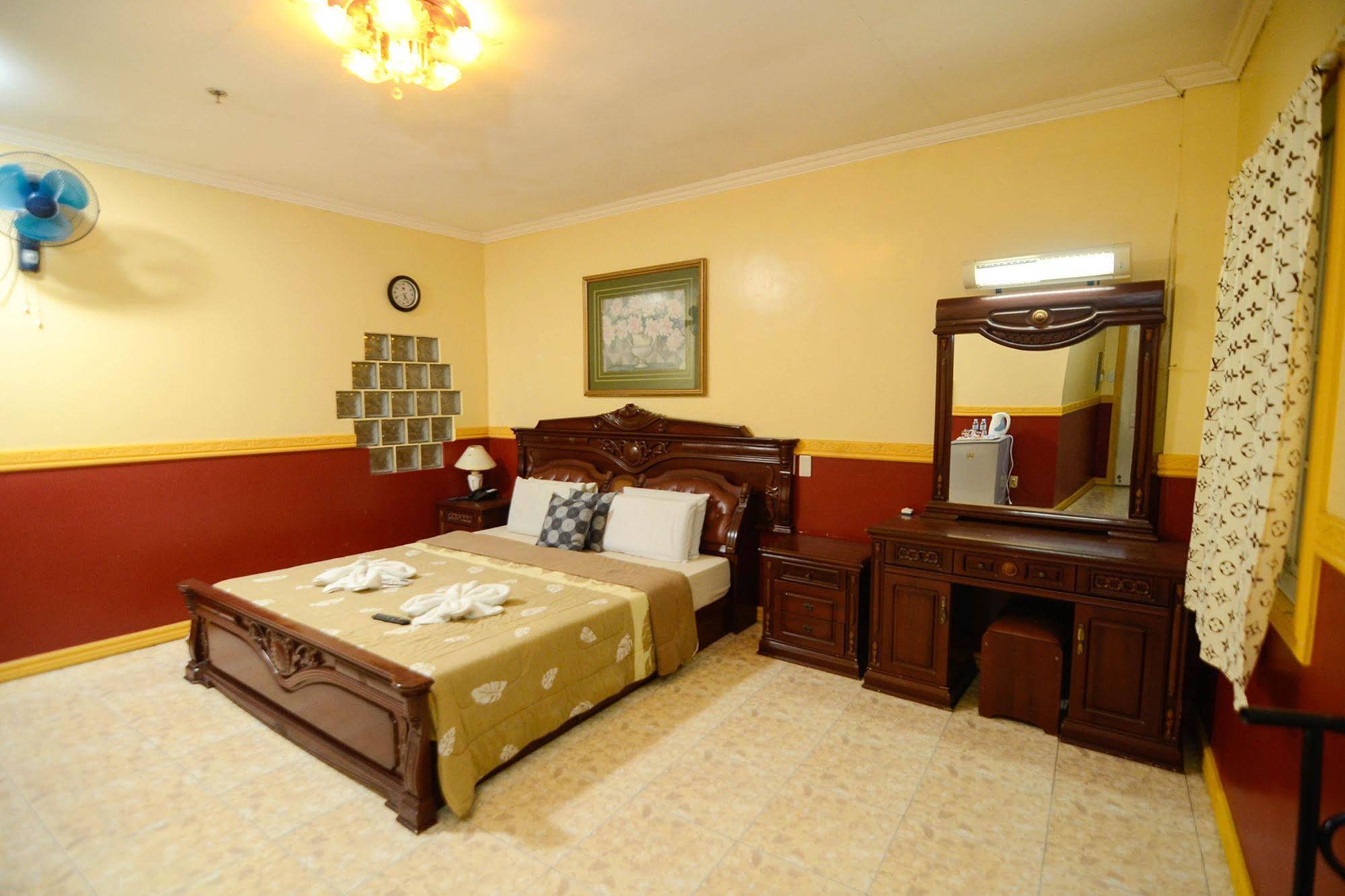 Sunny Point Hotel