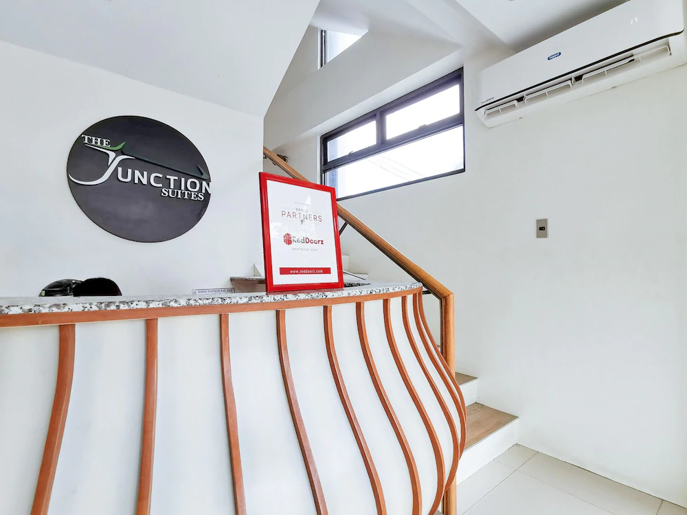 The Junction Suites by RedDoorz