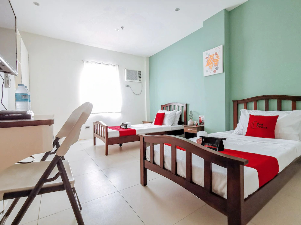 The Junction Suites by RedDoorz