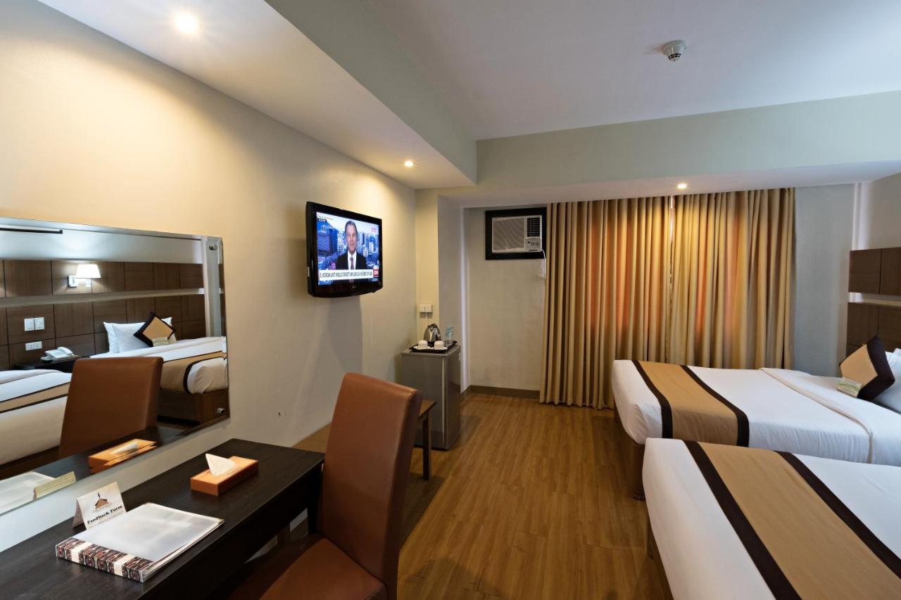 The Pinnacle Hotel and Suites