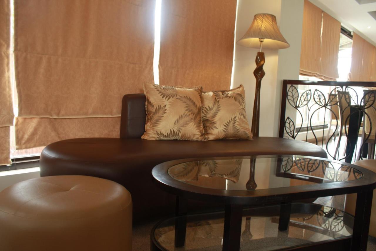 The Pinnacle Hotel and Suites