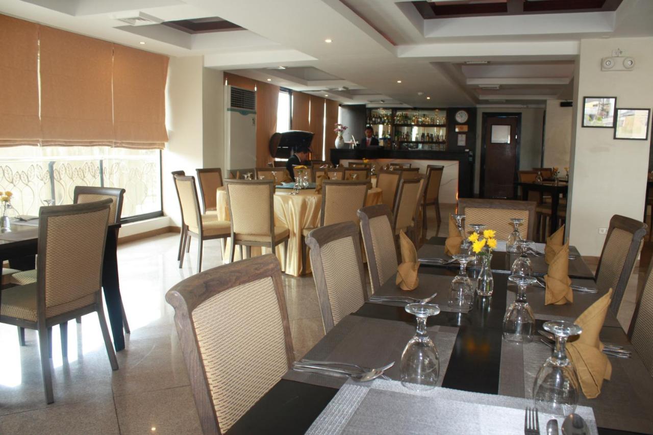 The Pinnacle Hotel and Suites