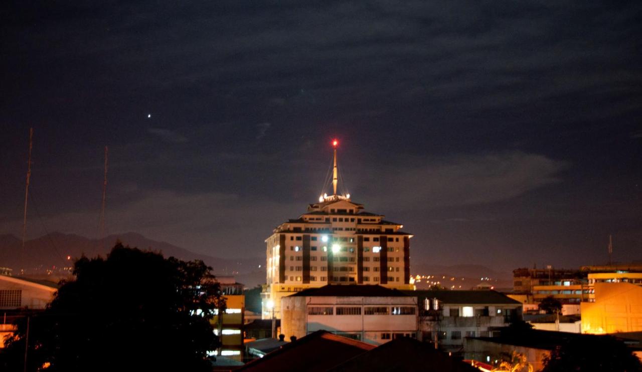 The Pinnacle Hotel and Suites