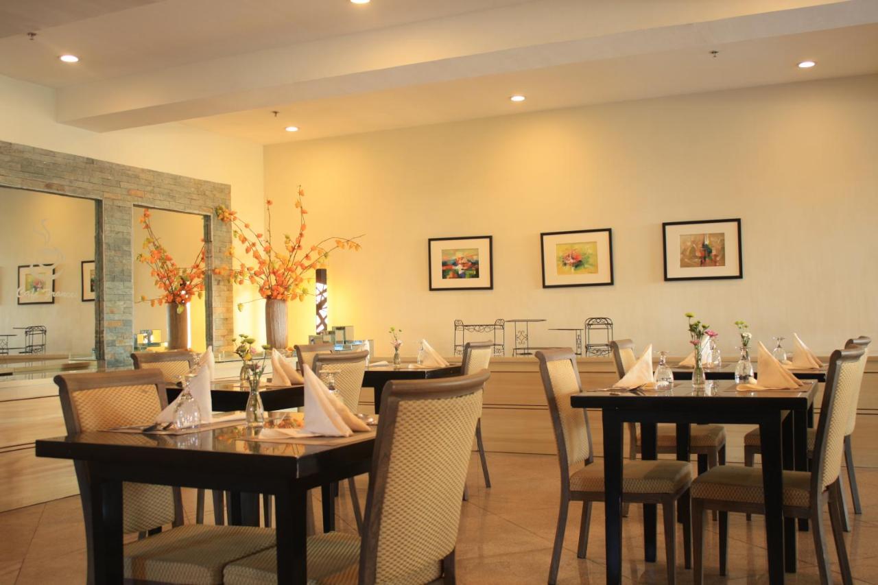The Pinnacle Hotel and Suites