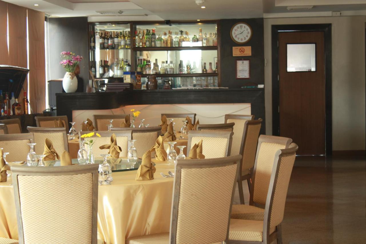 The Pinnacle Hotel and Suites