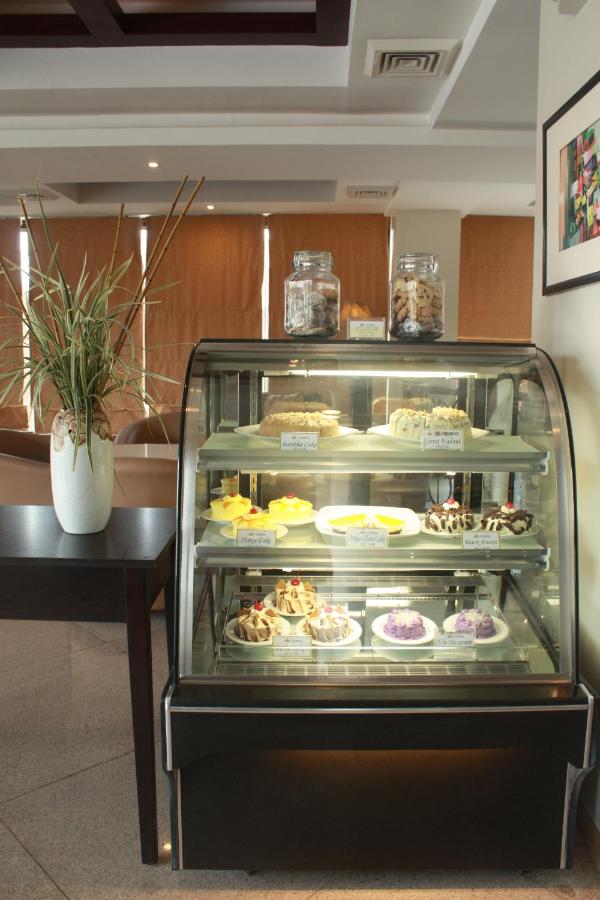 The Pinnacle Hotel and Suites