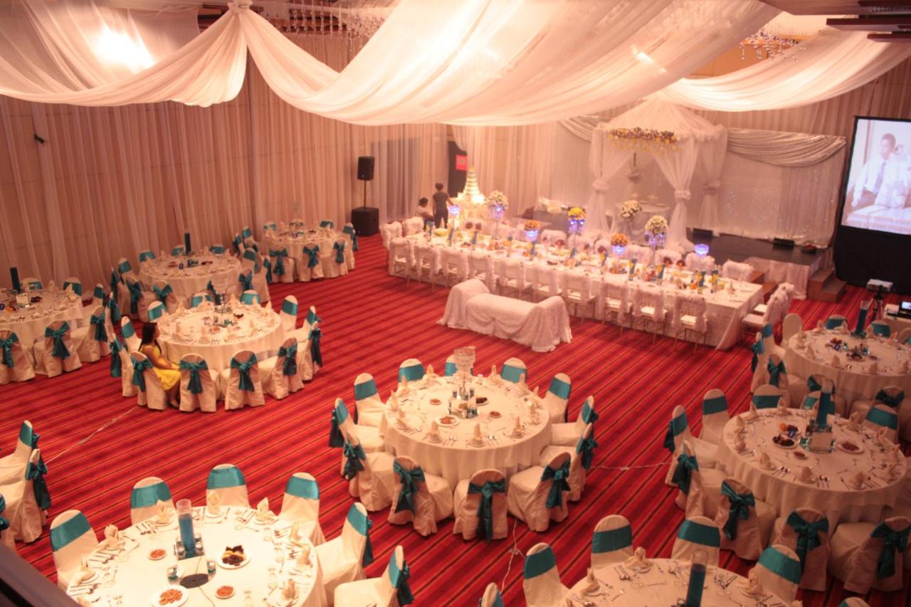The Pinnacle Hotel and Suites