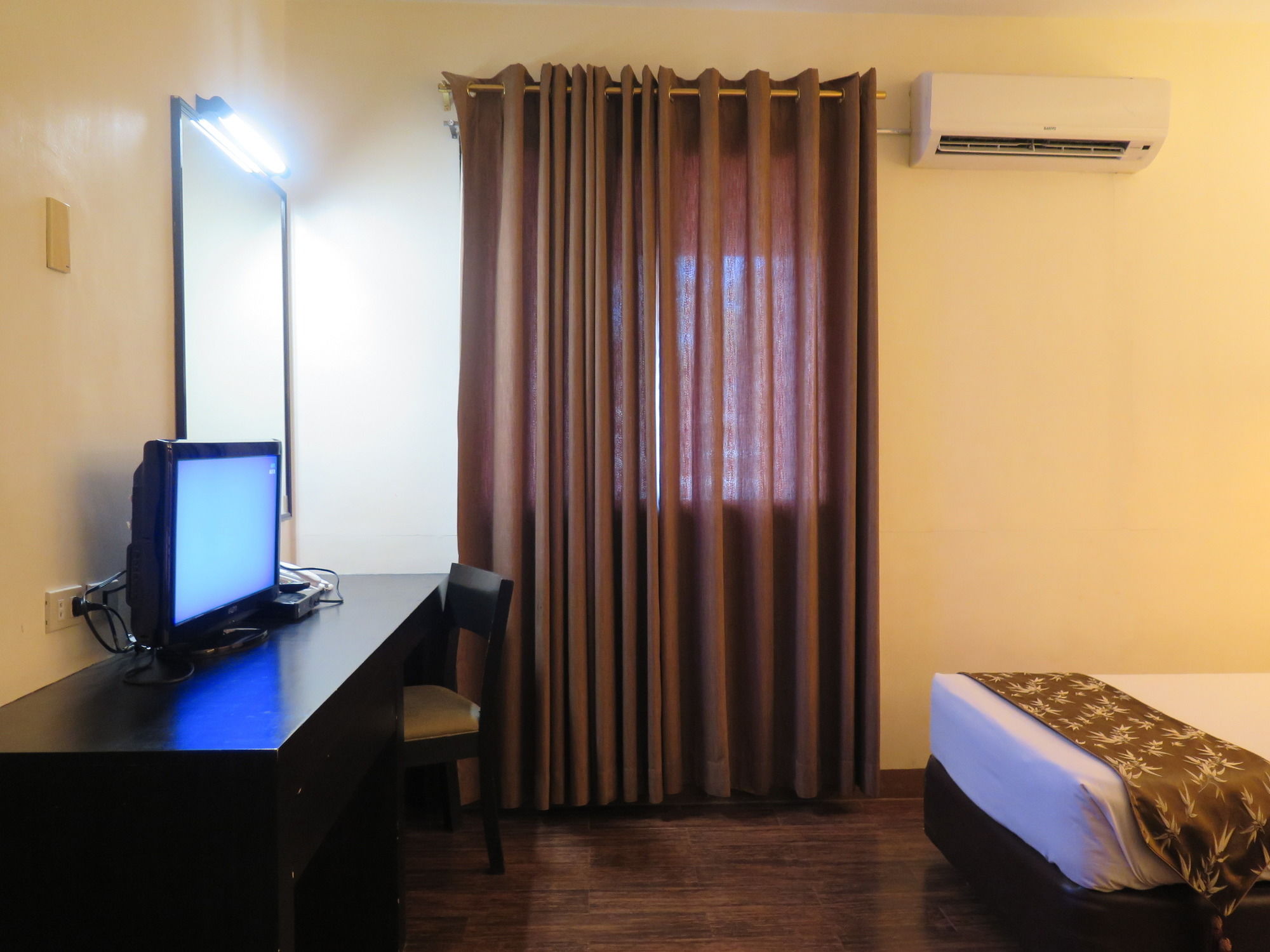 The Ritz Hotel at Garden Oases