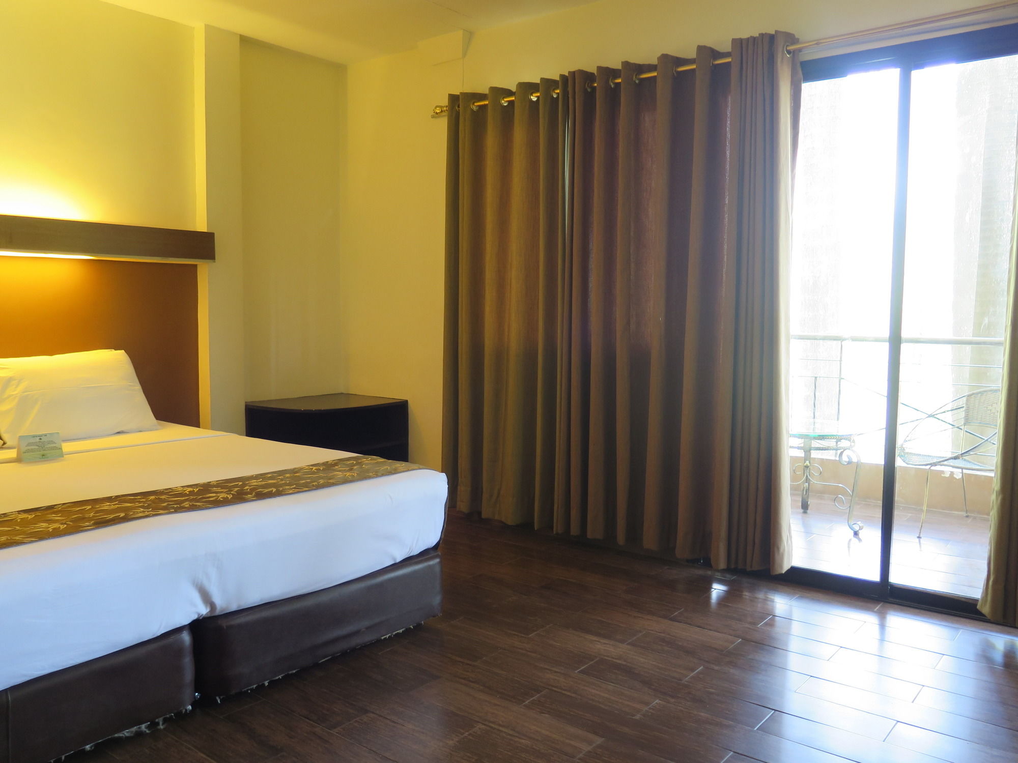 The Ritz Hotel at Garden Oases