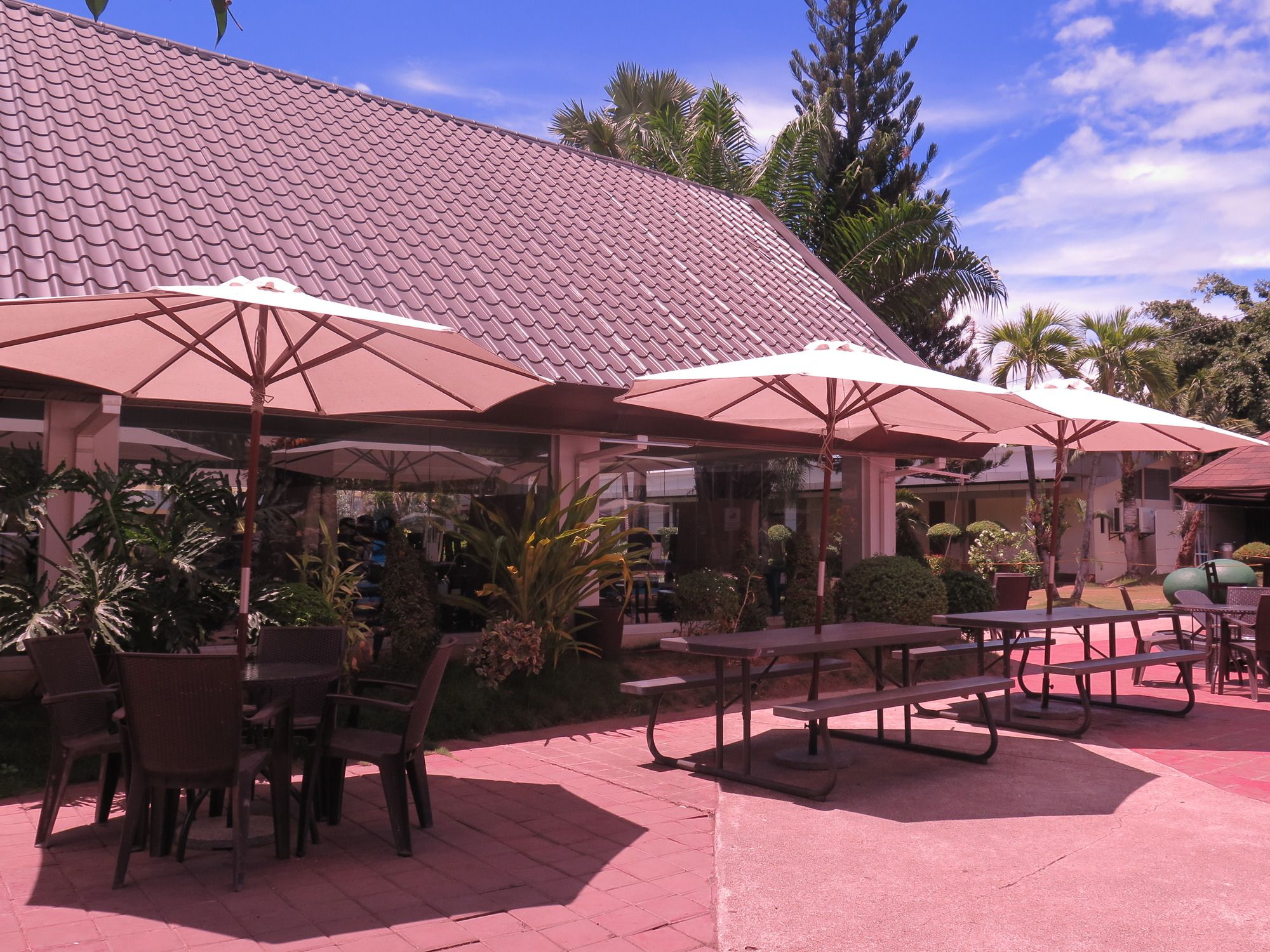 The Ritz Hotel at Garden Oases