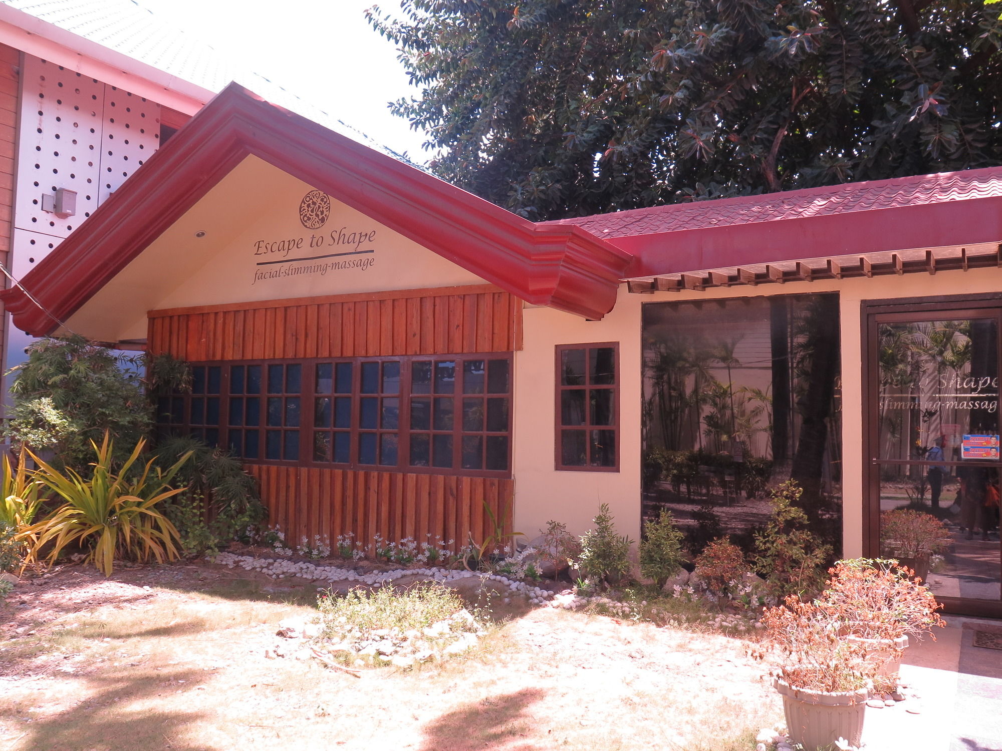 The Ritz Hotel at Garden Oases