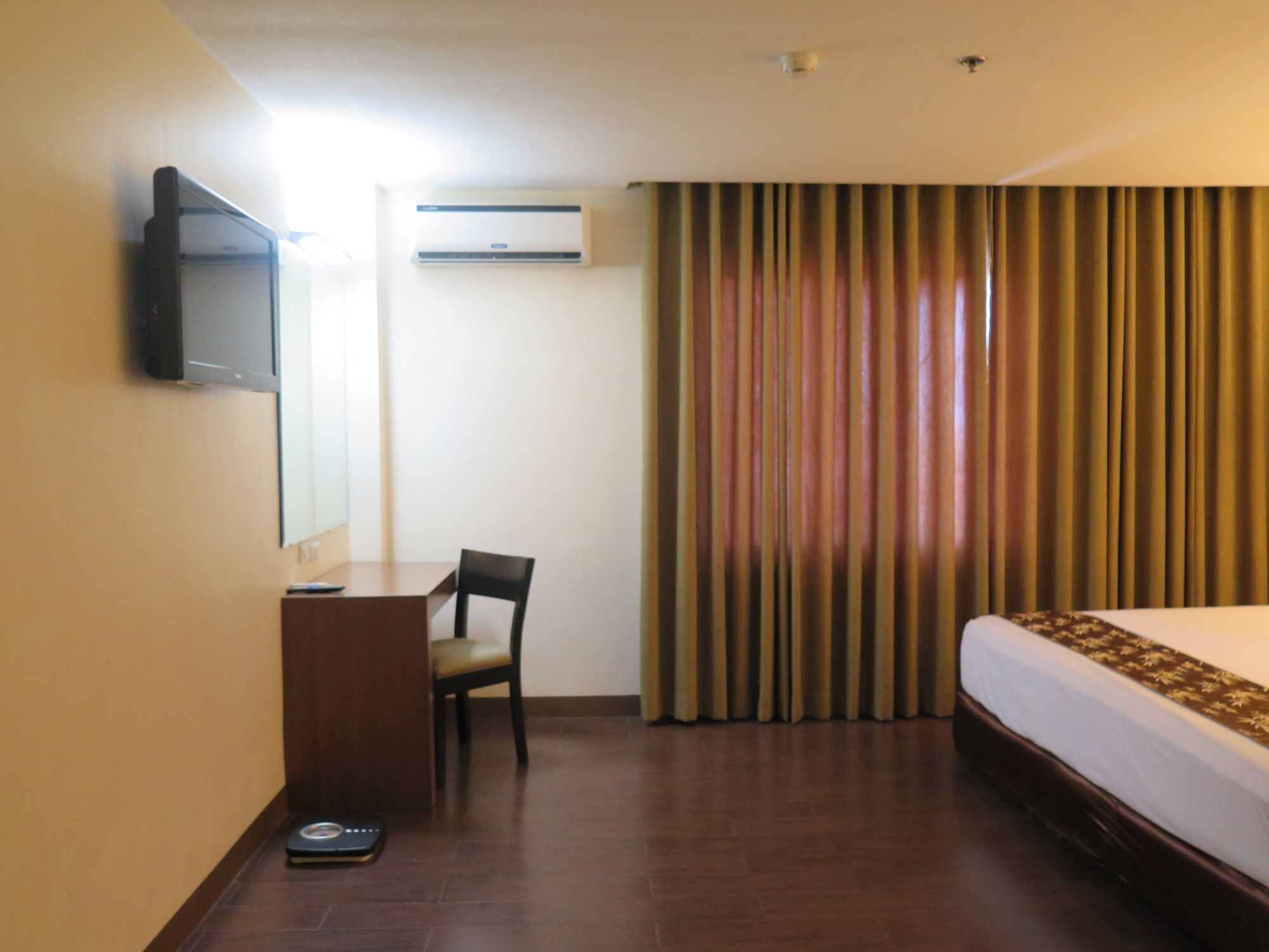 The Ritz Hotel at Garden Oases