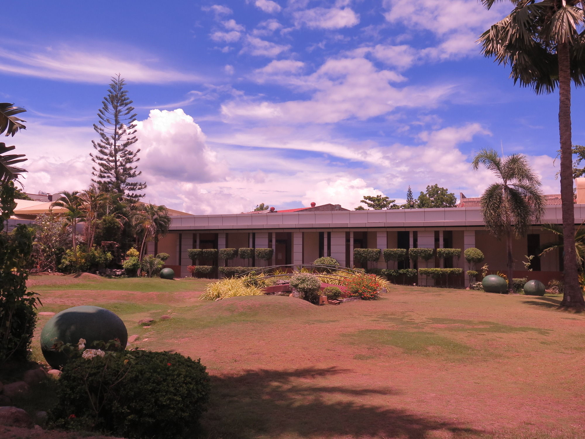 The Ritz Hotel at Garden Oases