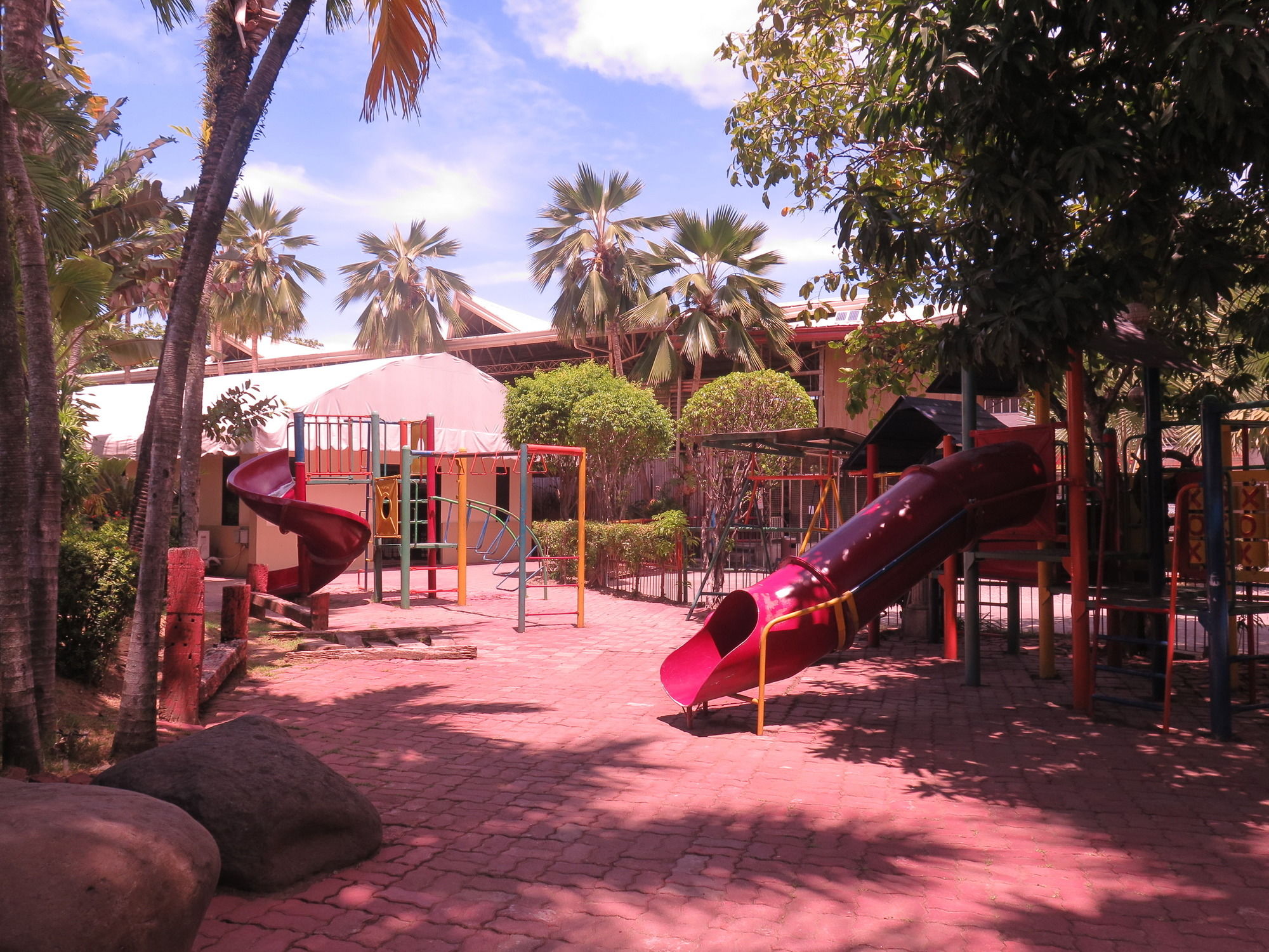 The Ritz Hotel at Garden Oases